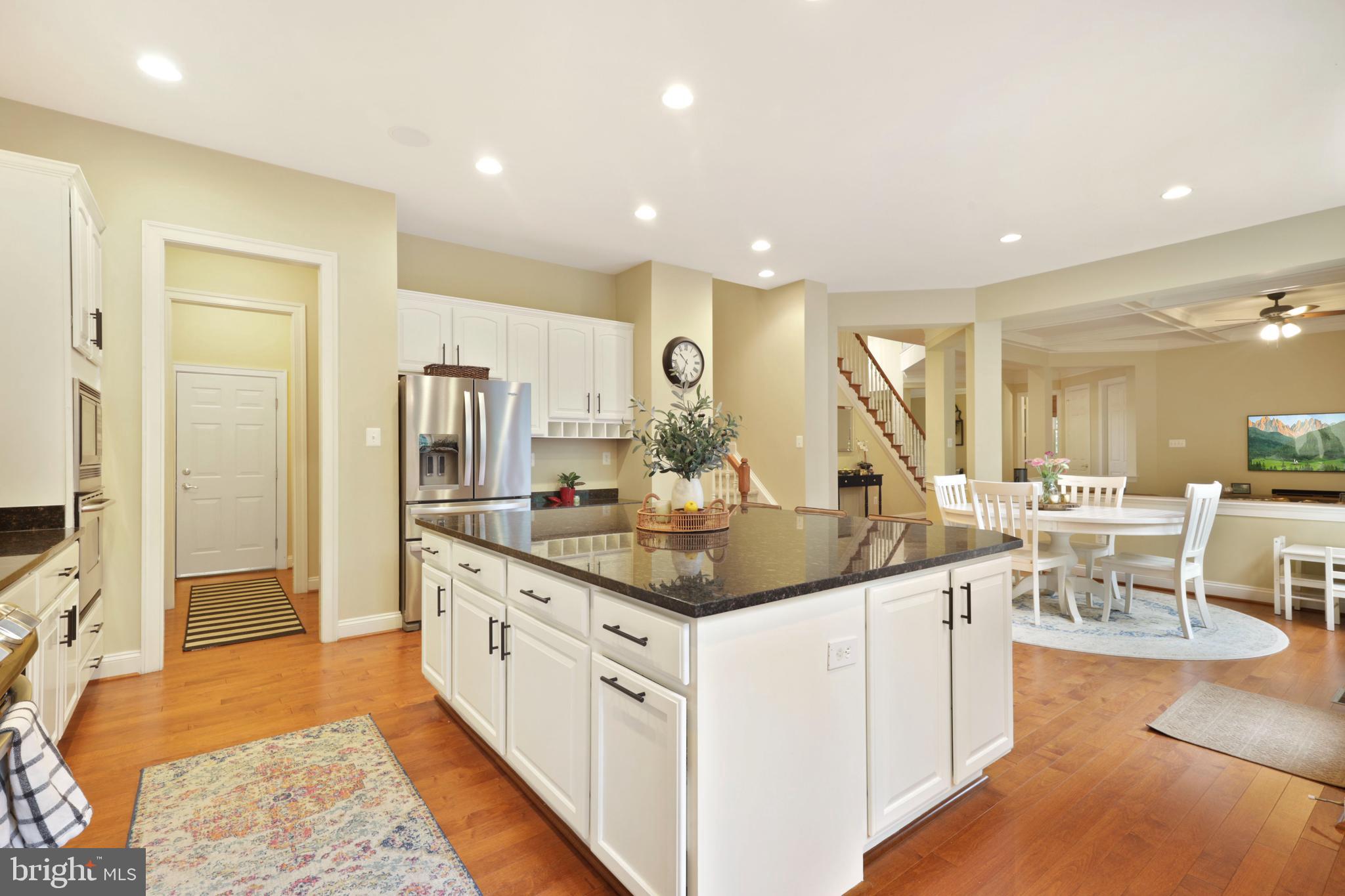 WINDSOR KNOLLS - Residential