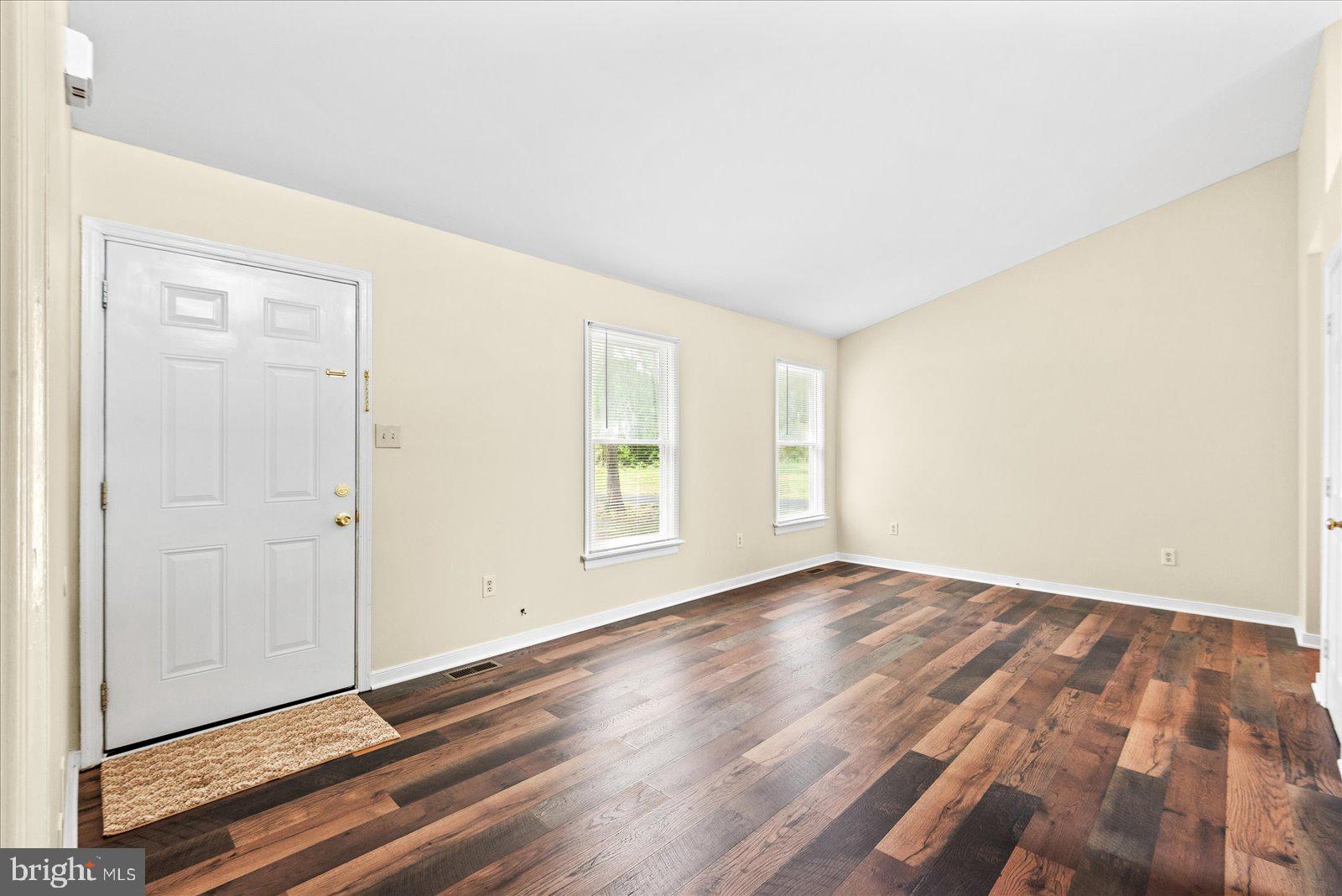 LAKE CAROLINE - Residential