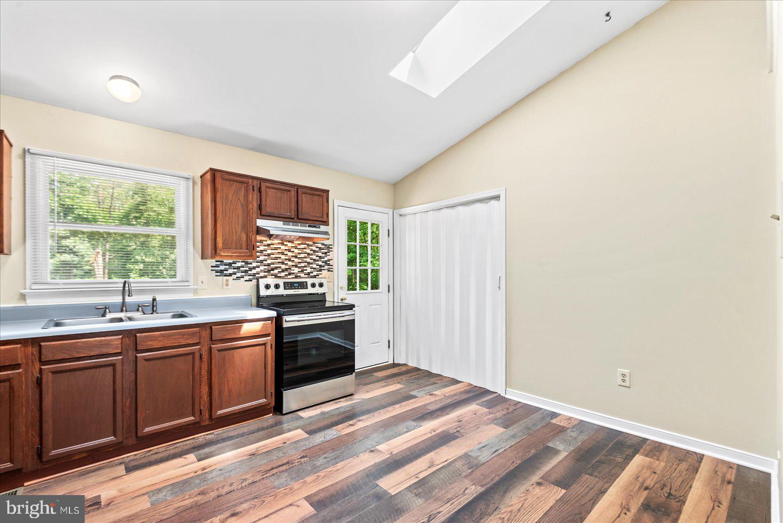 LAKE CAROLINE - Residential