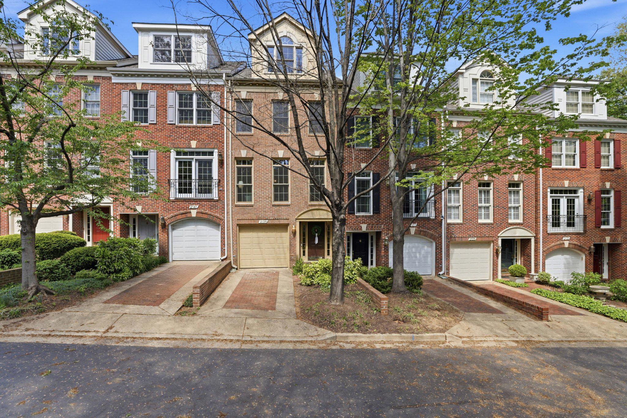 PALISADES PARK - Residential