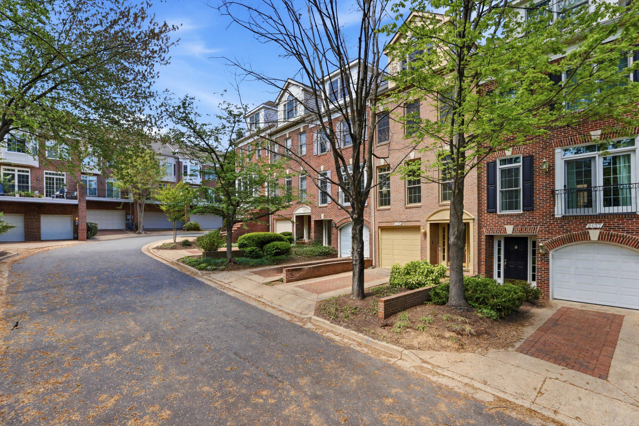 PALISADES PARK - Residential