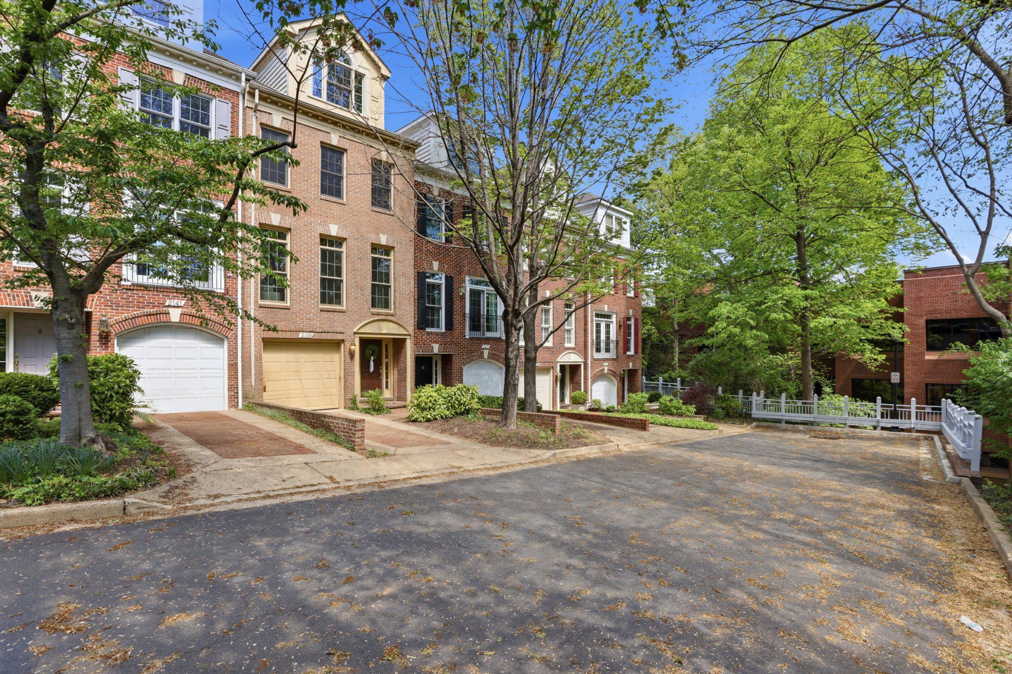 PALISADES PARK - Residential