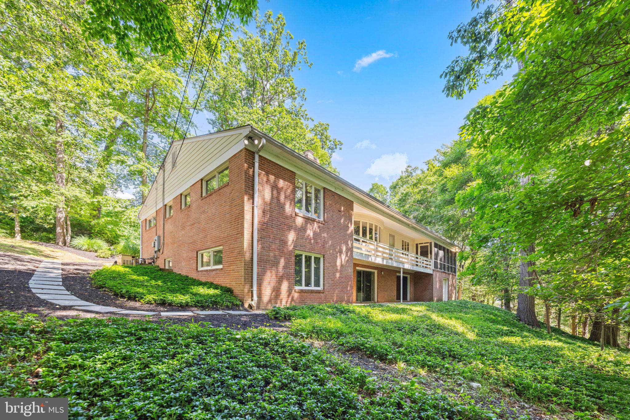 HAMPTON - Residential
