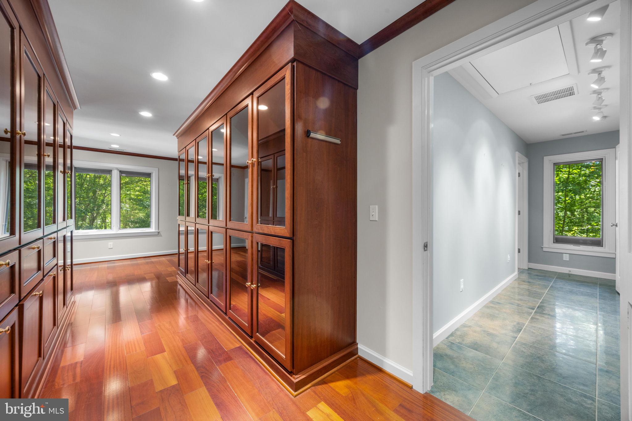 HAMPTON - Residential