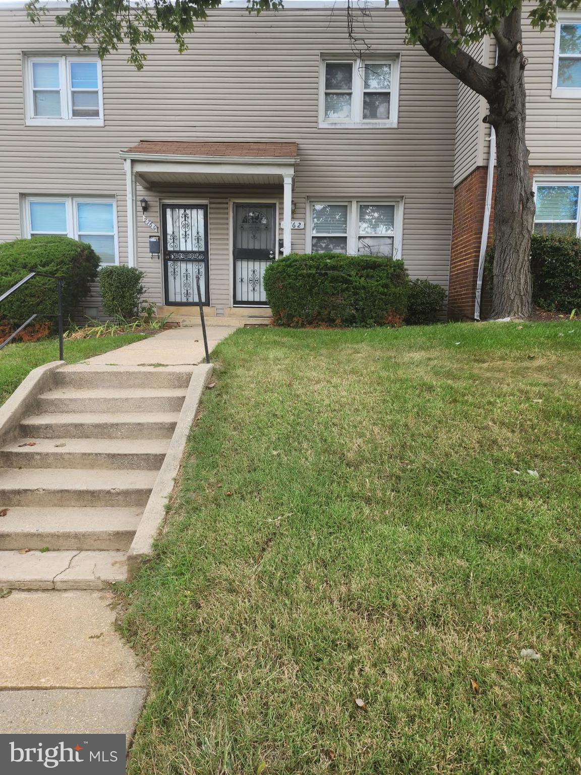 IVERSON SQUARE - Residential