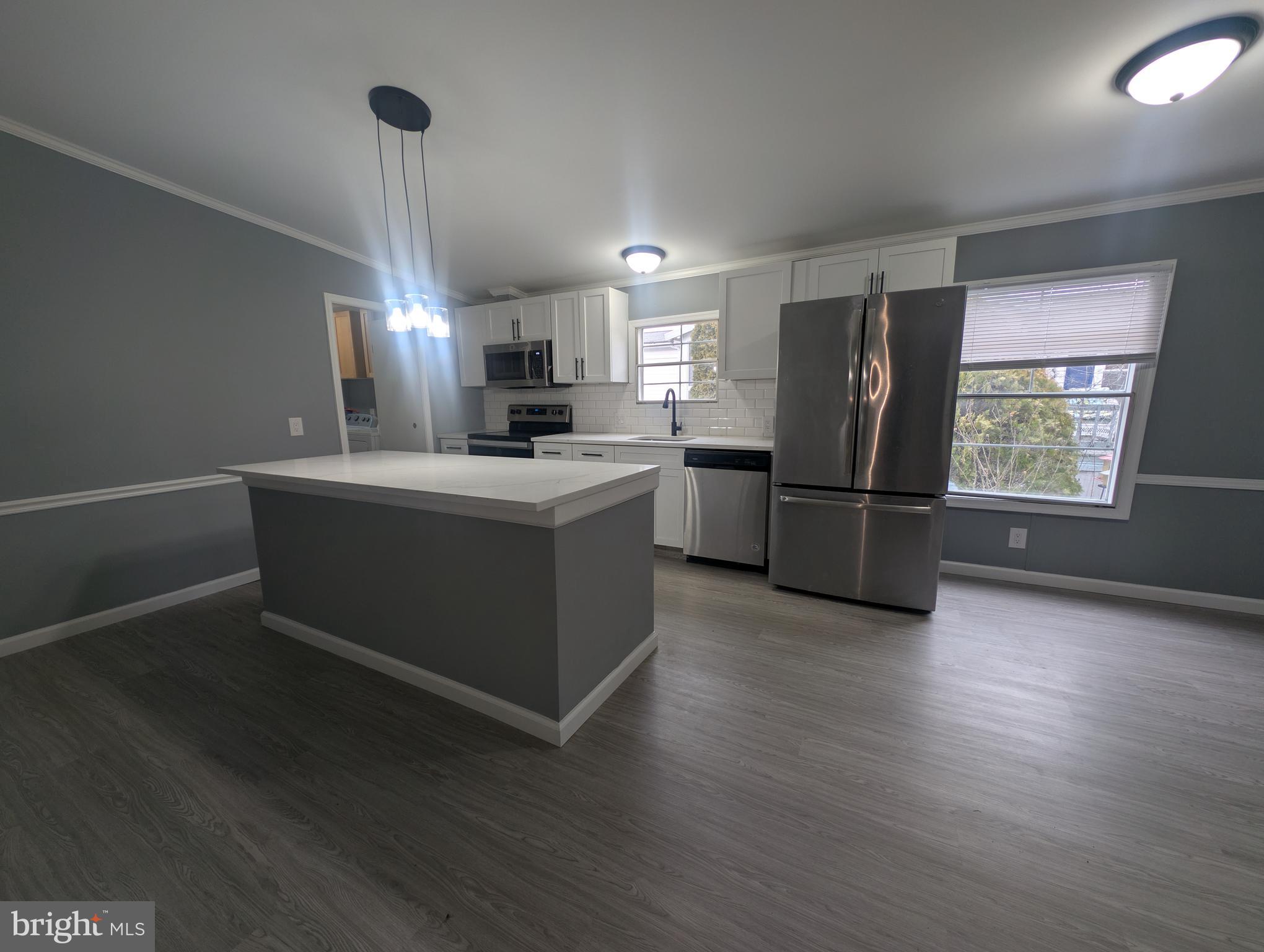 BUSH RIVER MANOR - Residential