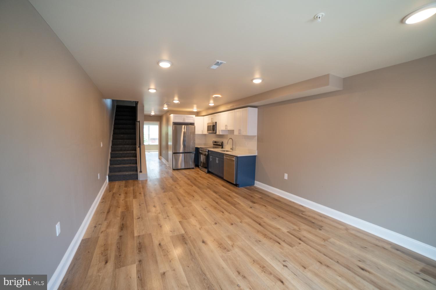 PHILADELPHIA (NORTH) - Commercial Sale