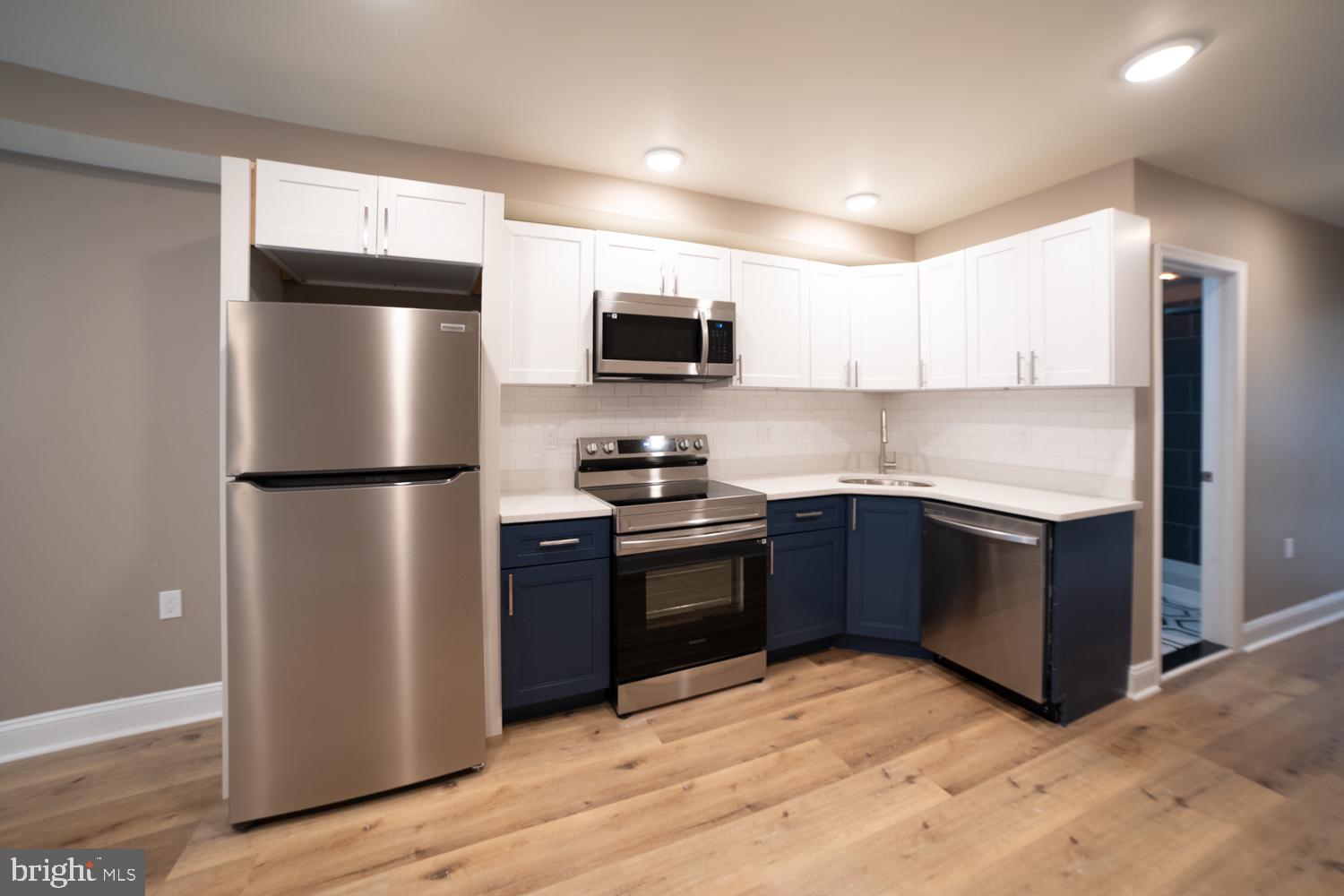 PHILADELPHIA (NORTH) - Commercial Sale