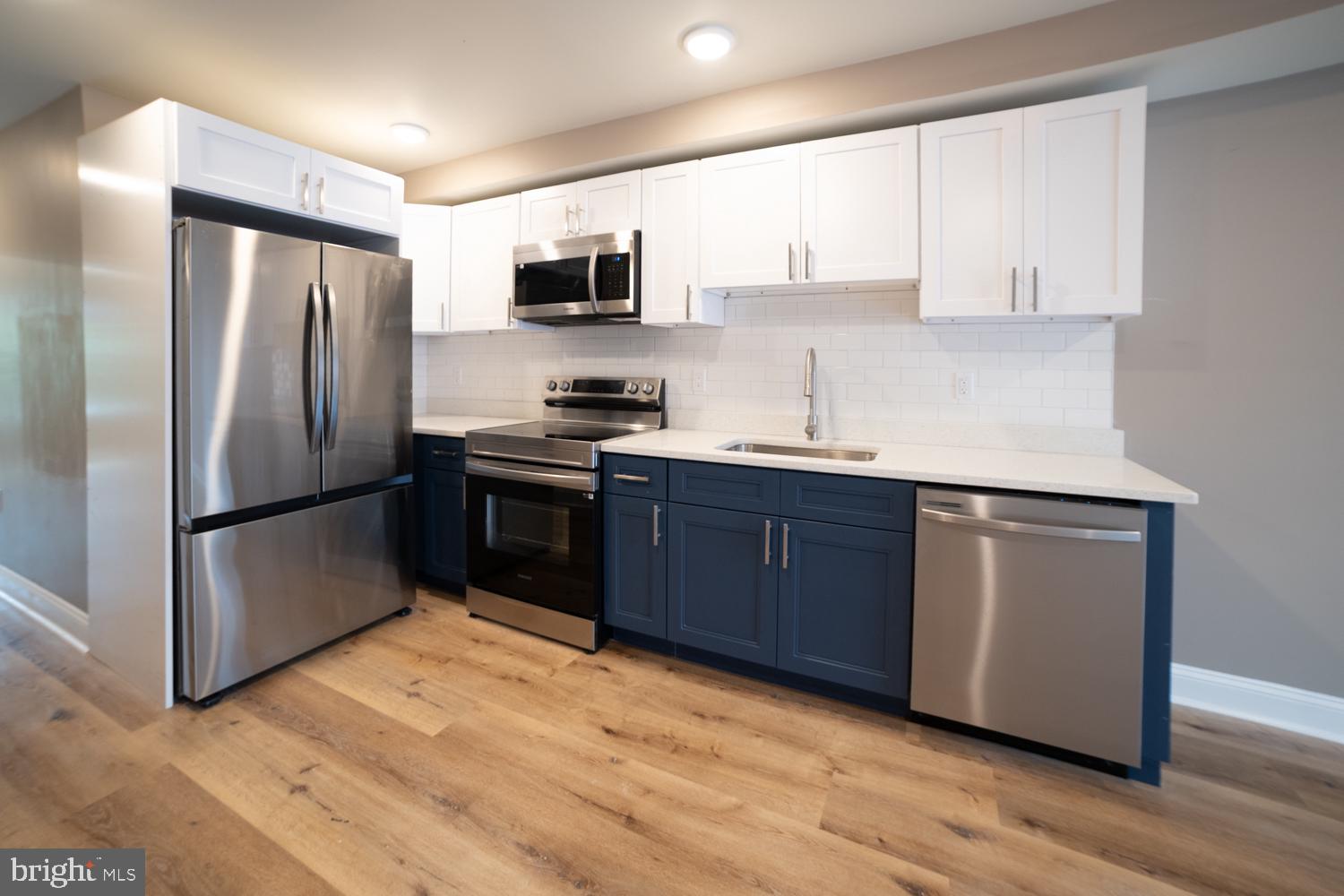 PHILADELPHIA (NORTH) - Commercial Sale
