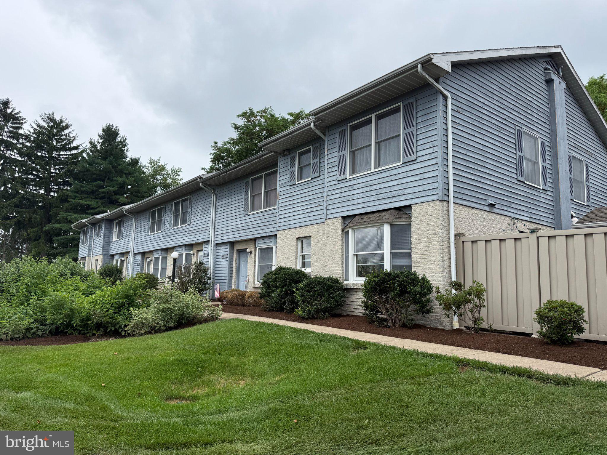 SHAMROCK TOWNHOMES - Residential