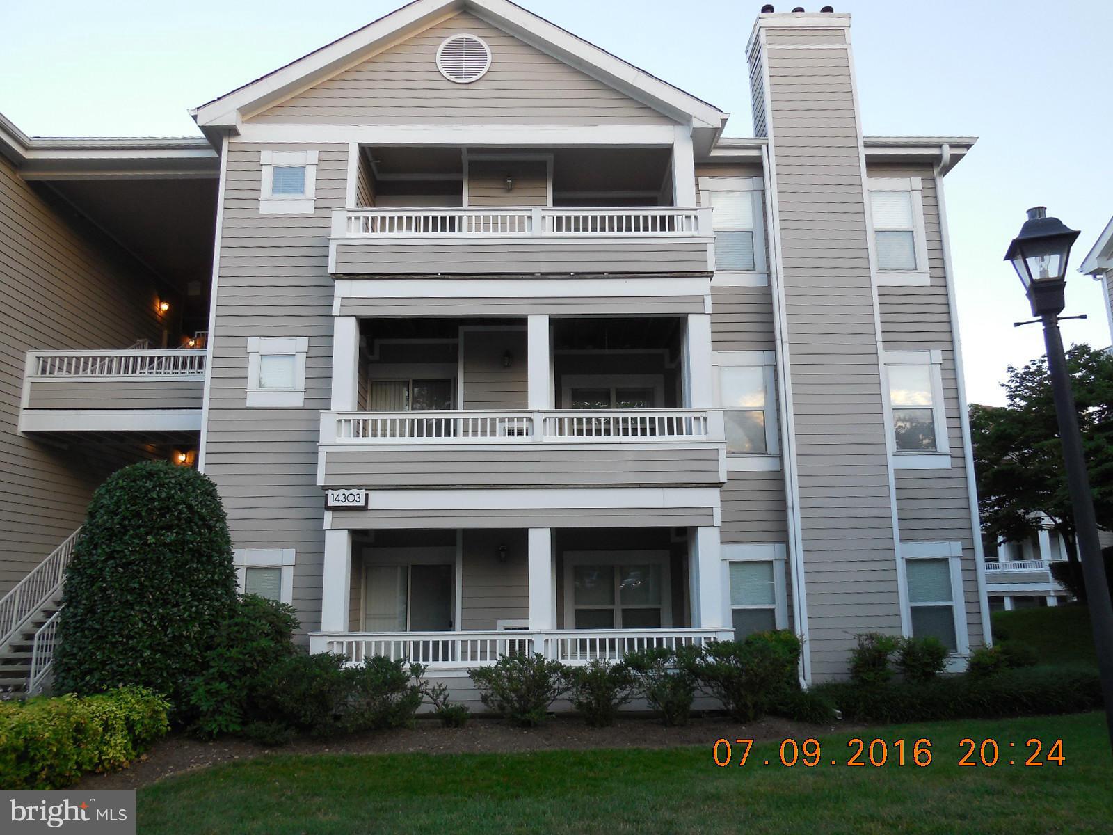 Great top floor condo in good condition! Vaulted ceilings. Pillars with built in book shelves separate the living &dining room,Very large balcony. Gas fireplace in living room. Bedrooms have a lot of closet space. Gas cooking, heat and hot water. Amazing location close to major roads, shopping and restaurants. Scroll to bottom for my information.
