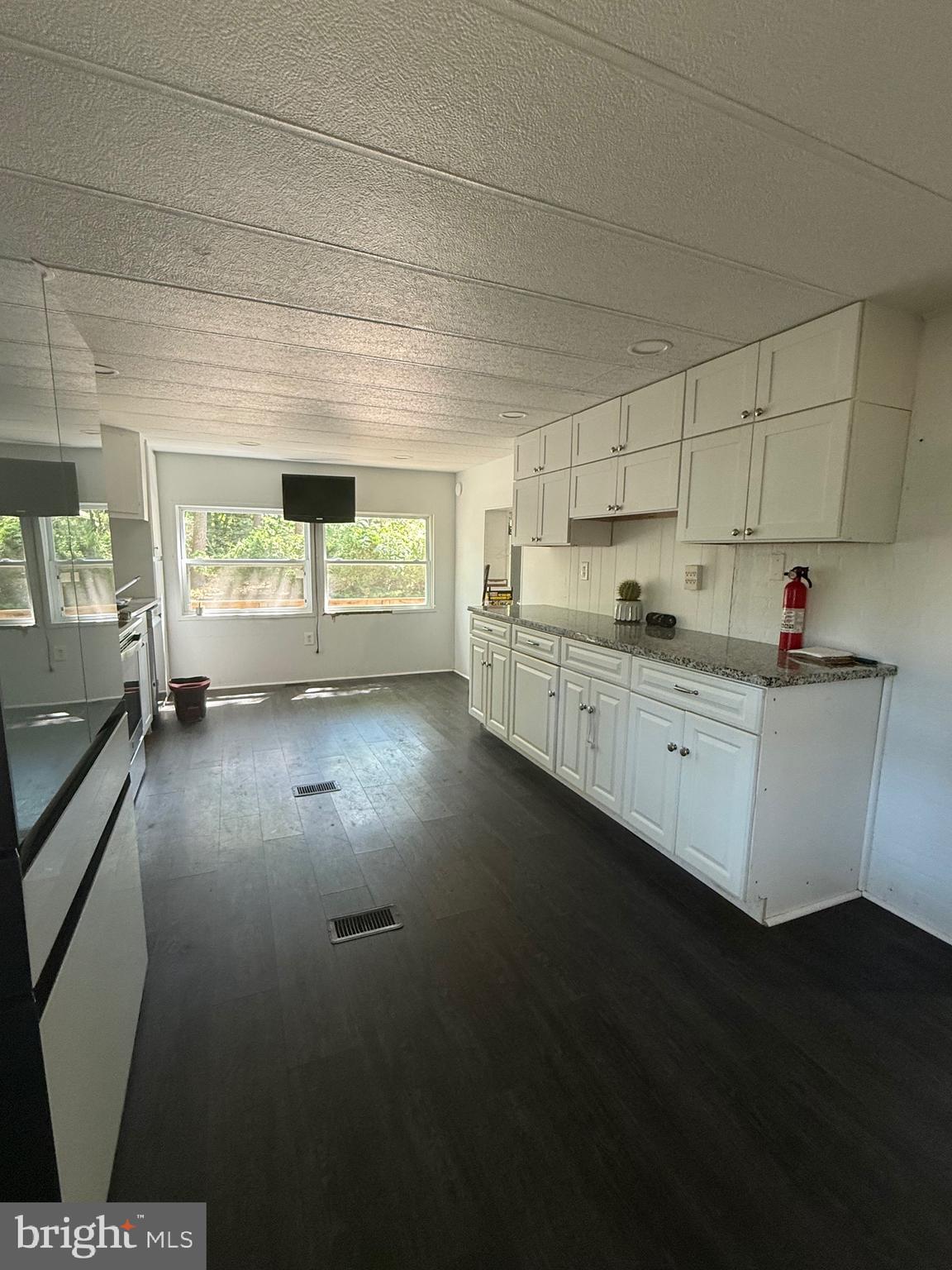WHITE HOUSE BEACH - Residential