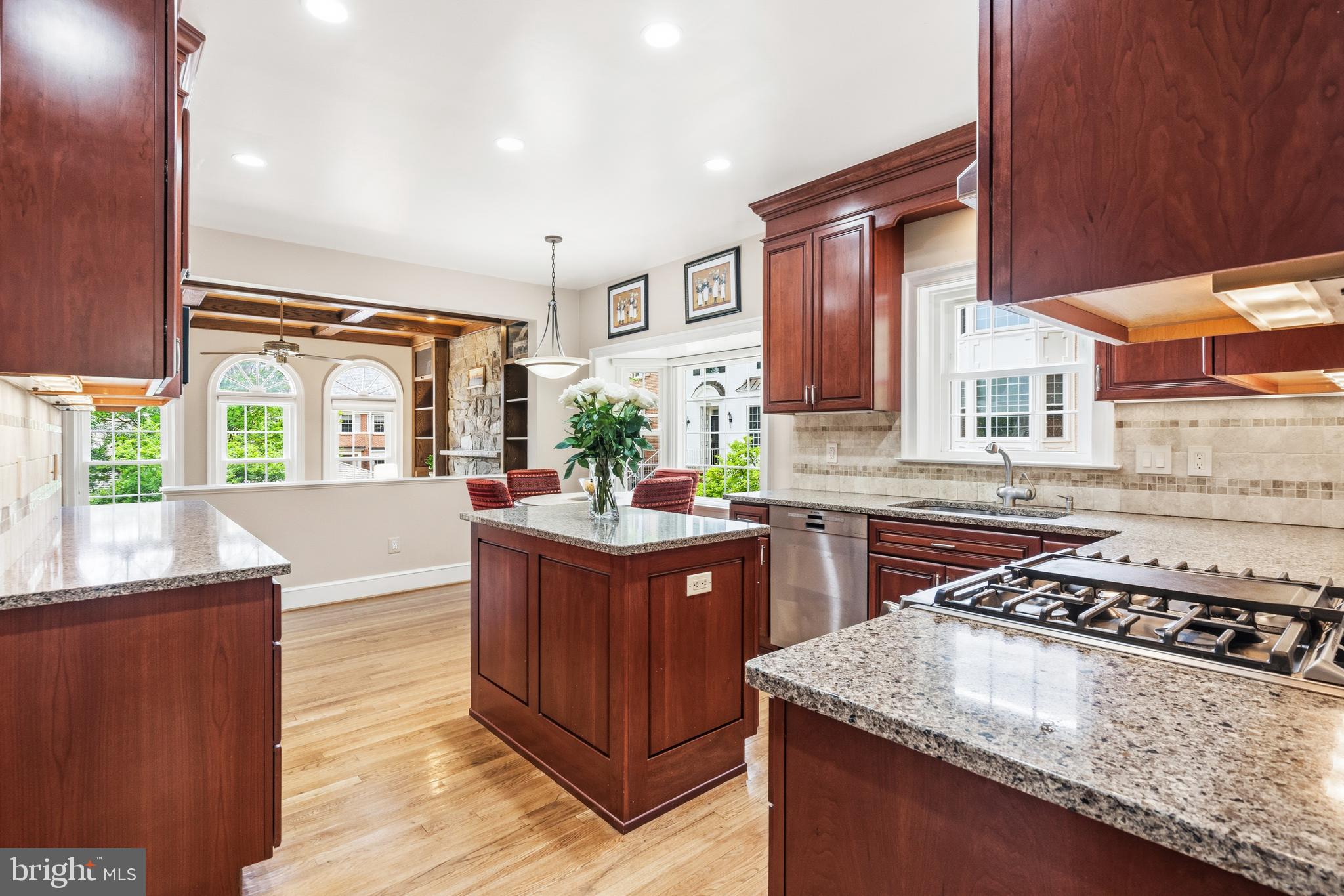 RIVERHILL - Residential