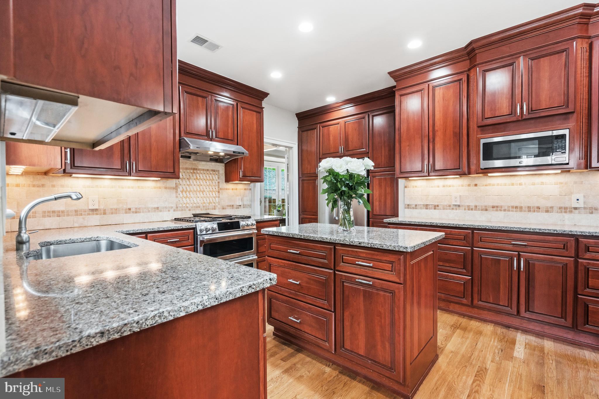 RIVERHILL - Residential