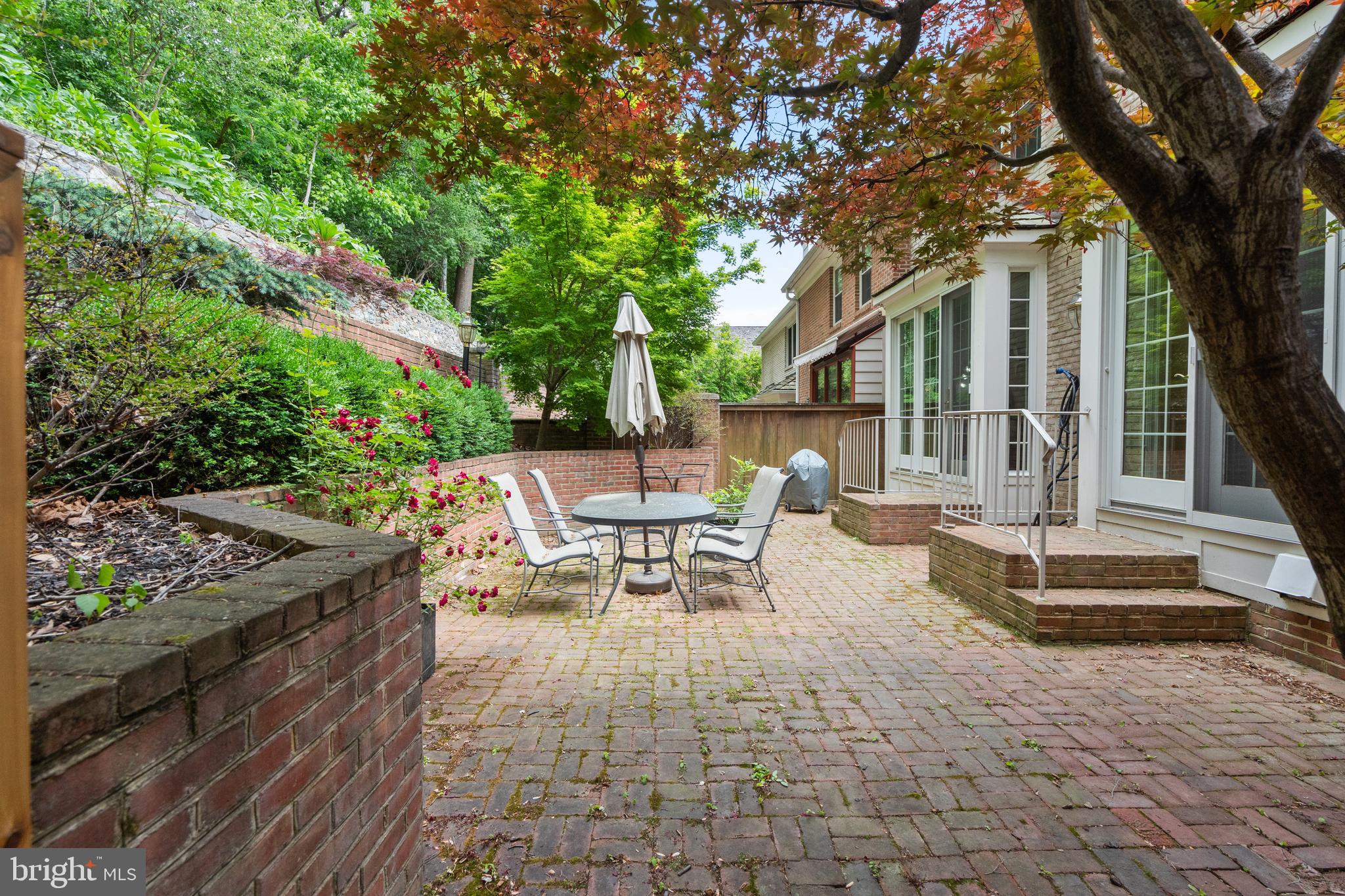RIVERHILL - Residential