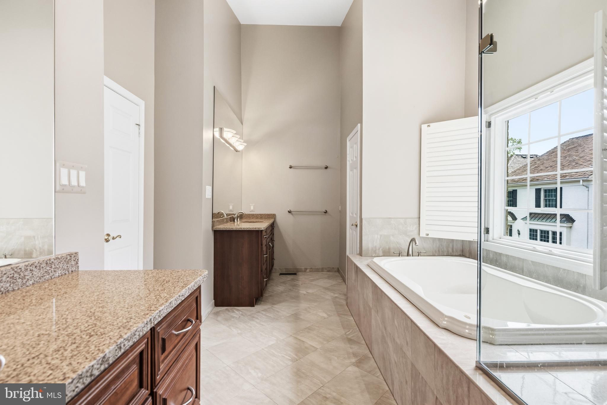 RIVERHILL - Residential