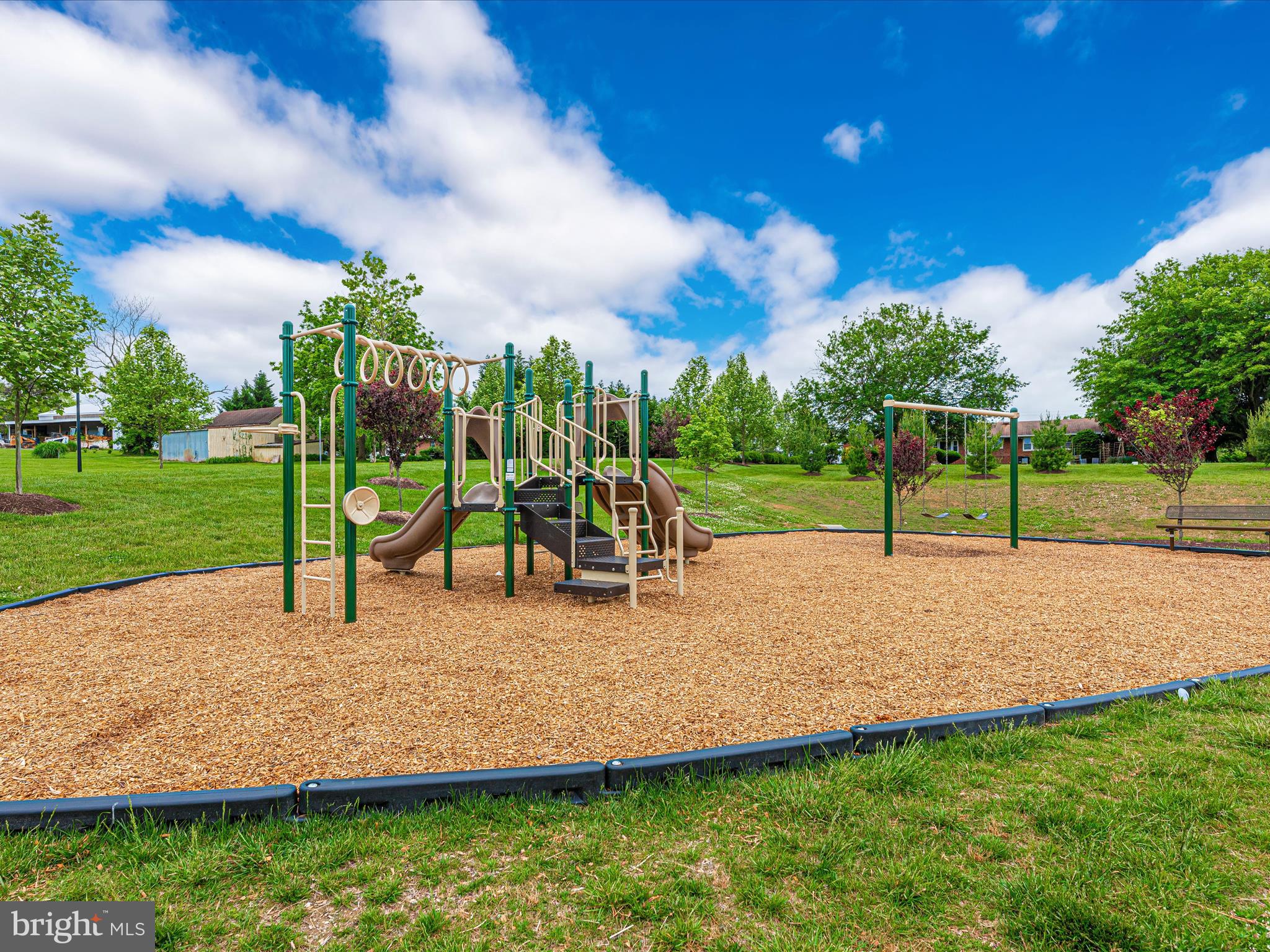 OAKDALE VILLAGE - Residential