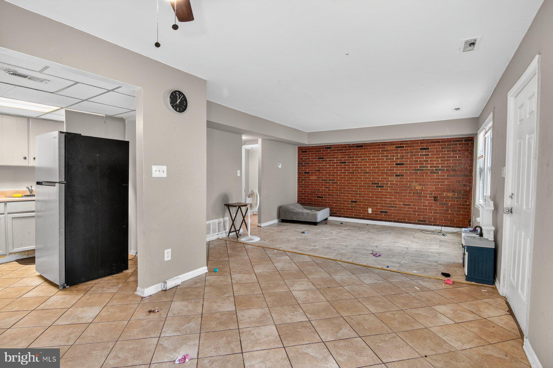 EDGEWATER VILLAGE - Residential