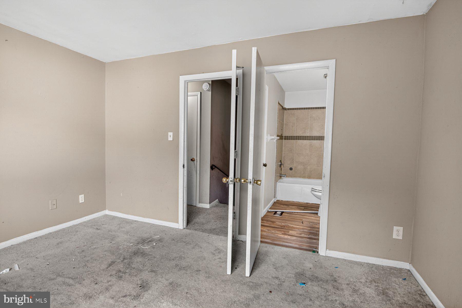 EDGEWATER VILLAGE - Residential
