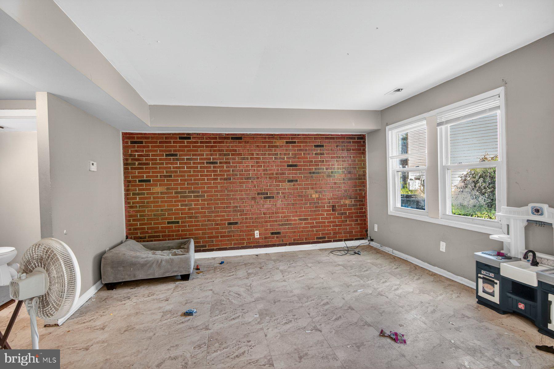 EDGEWATER VILLAGE - Residential