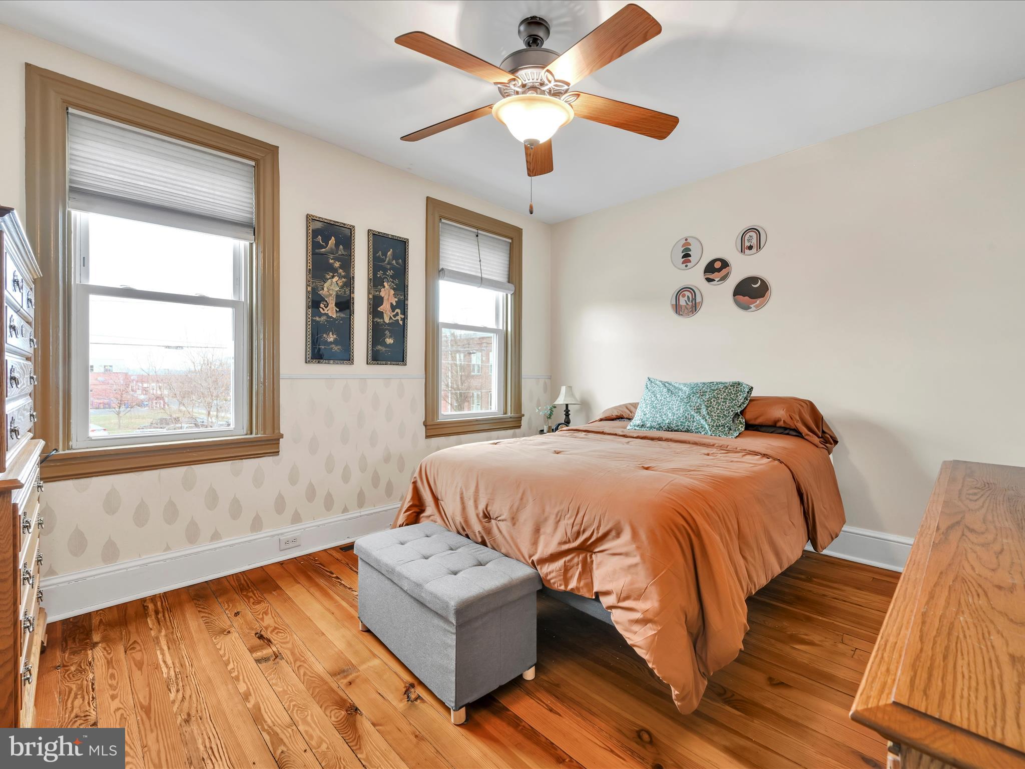 CHESTNUT HILL - Residential
