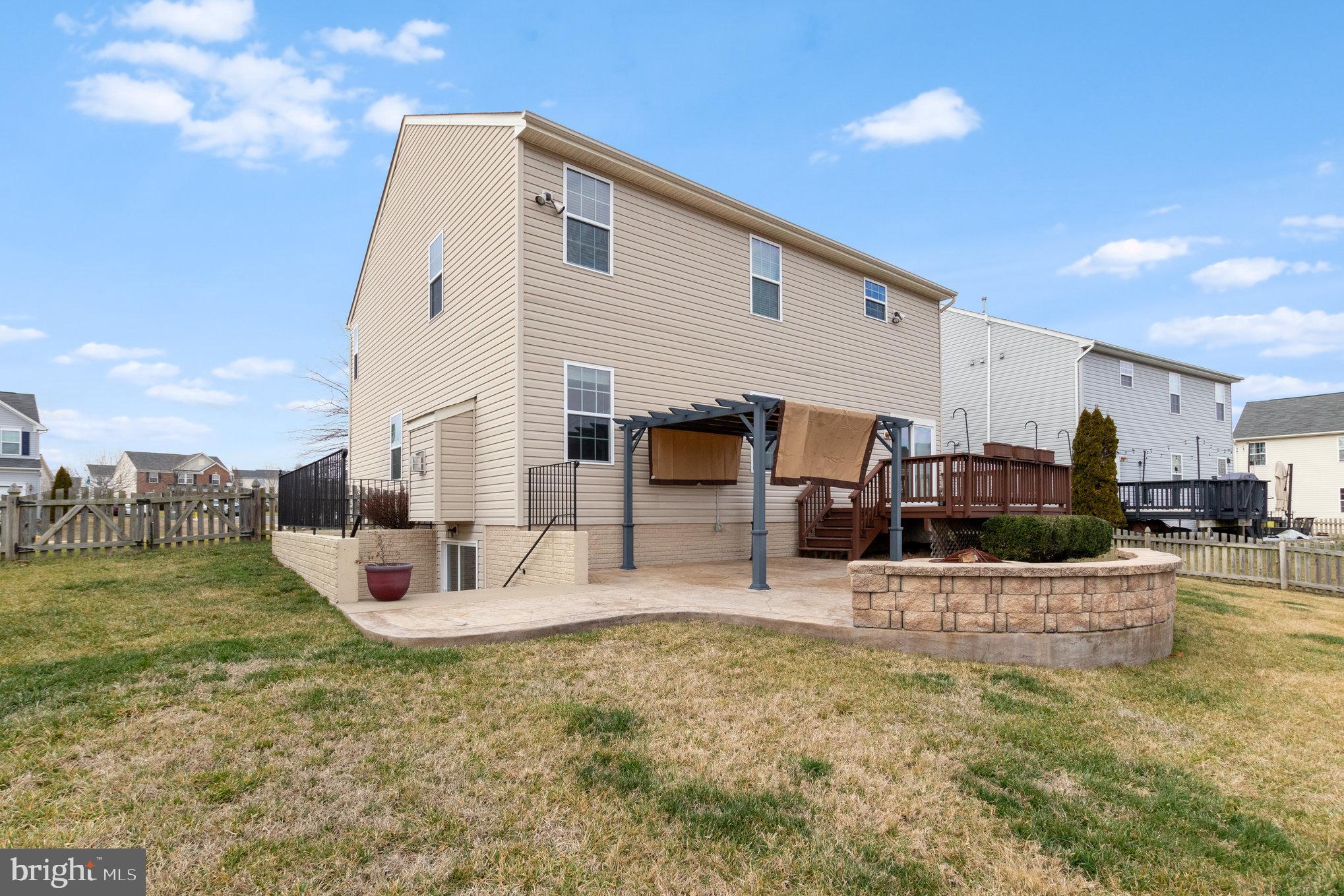 STAFFORD LAKES VILLAGE - Residential