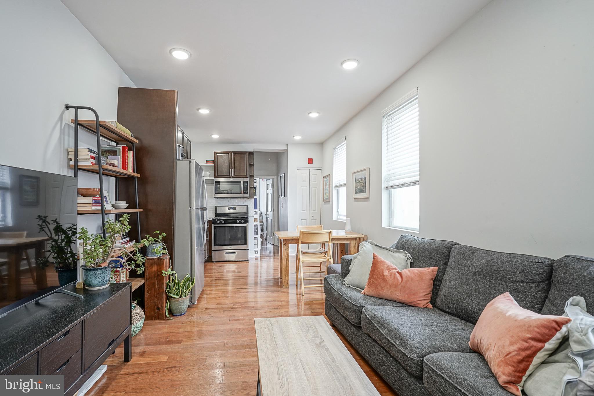 FRANCISVILLE - Residential Income