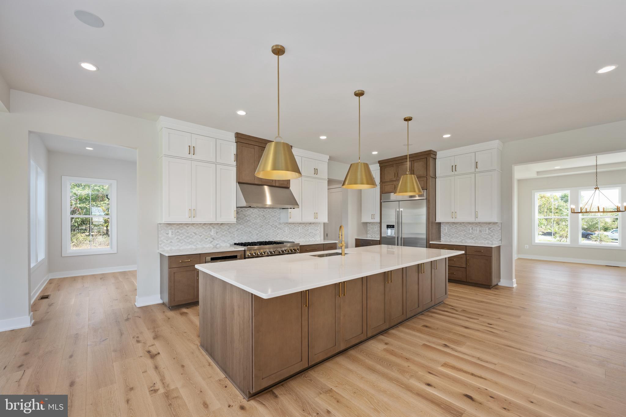PARKSIDE VILLAGE - Residential