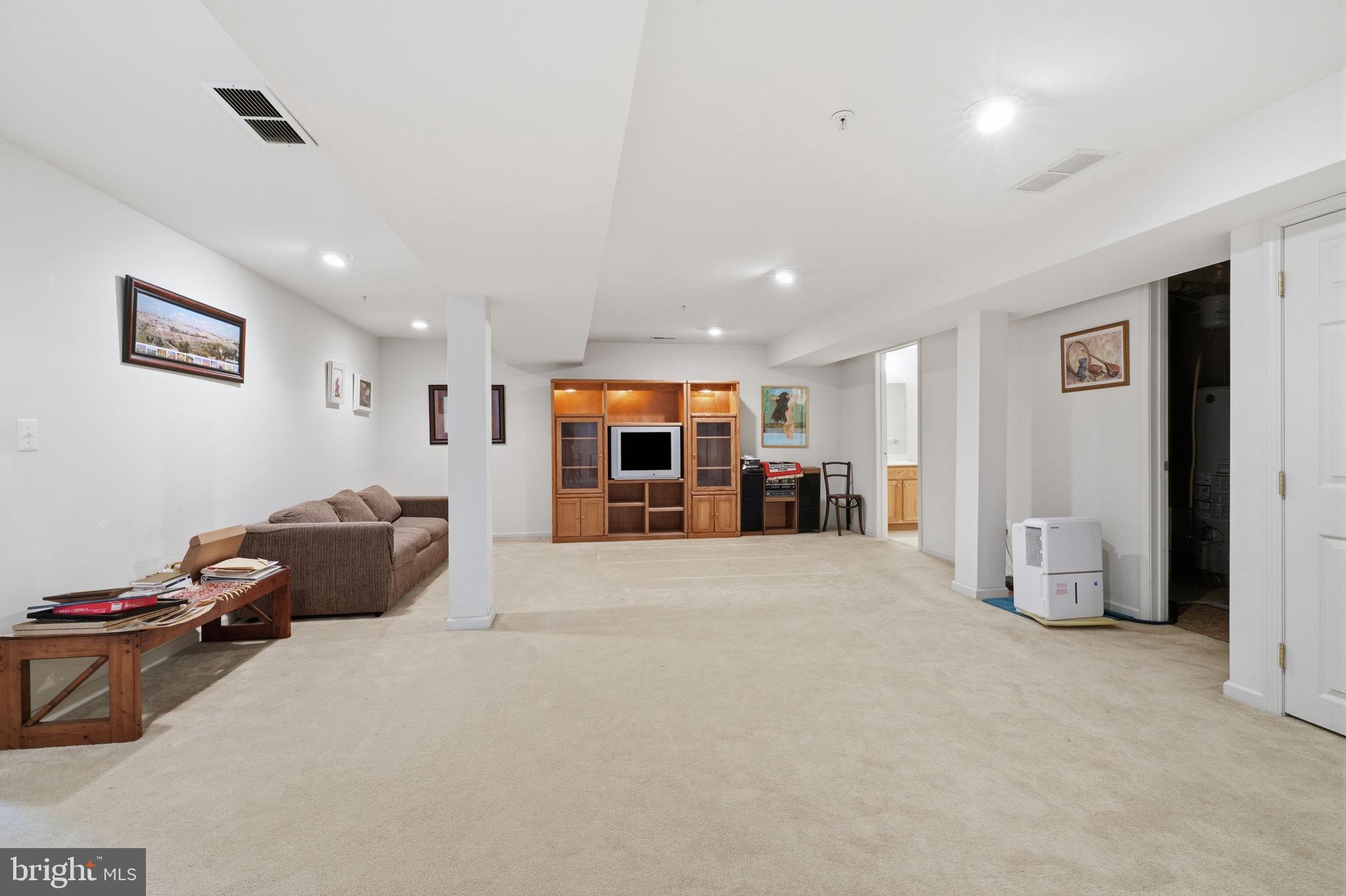 LAMPLIGHTER VILLAGE - Residential