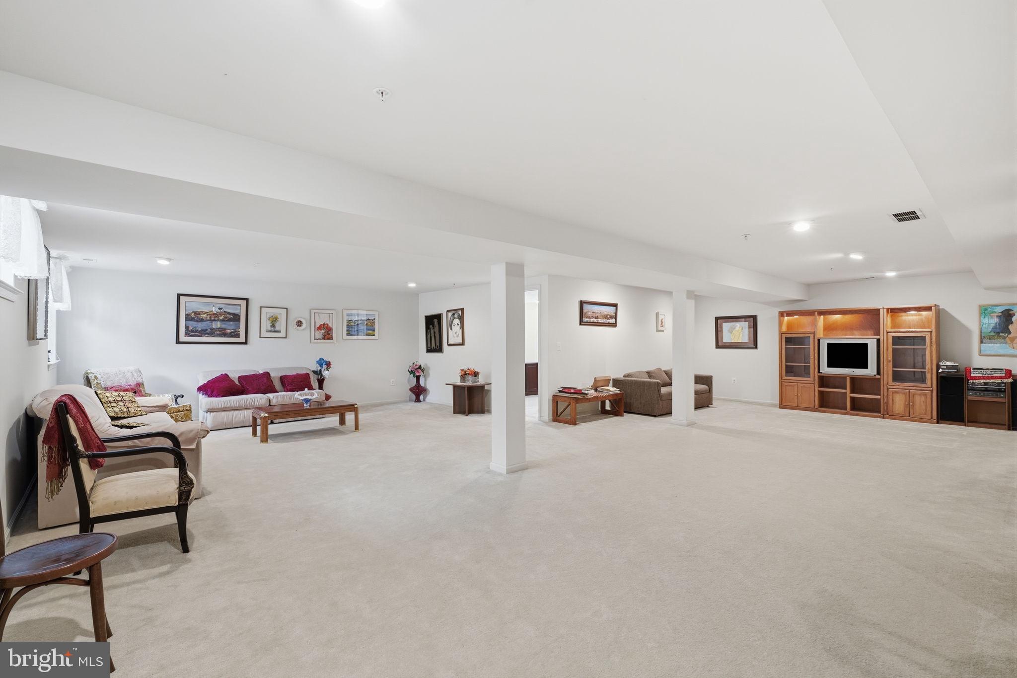 LAMPLIGHTER VILLAGE - Residential
