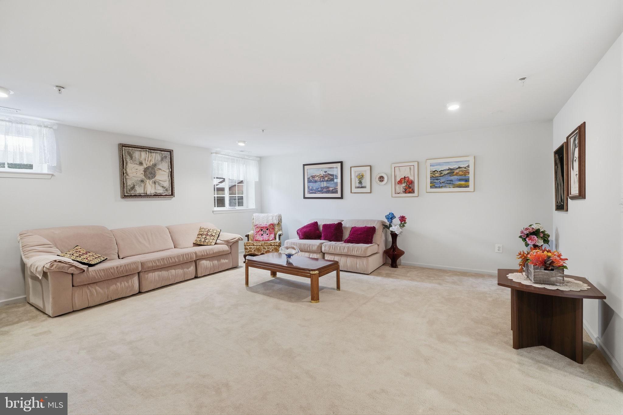 LAMPLIGHTER VILLAGE - Residential
