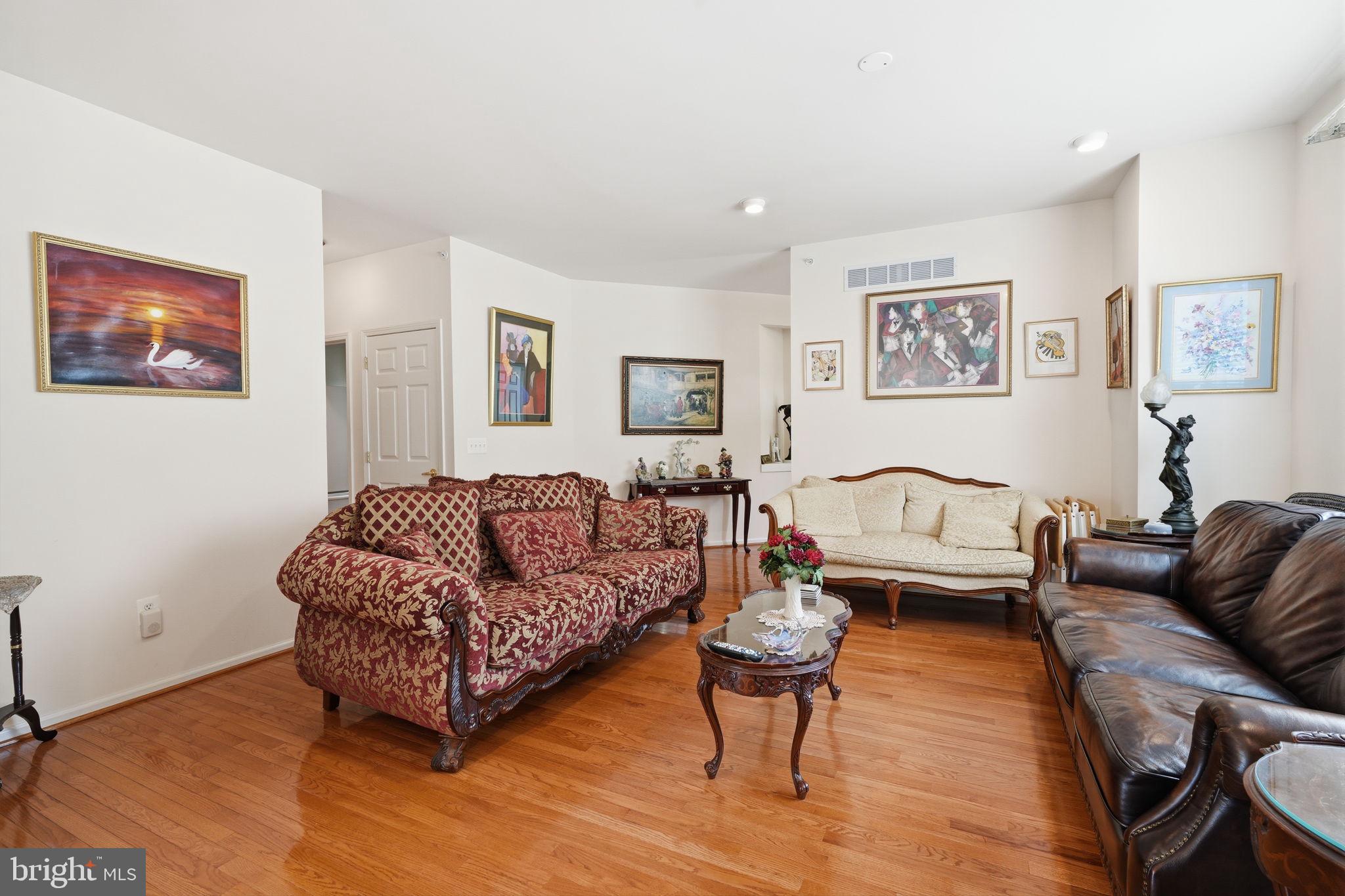 LAMPLIGHTER VILLAGE - Residential