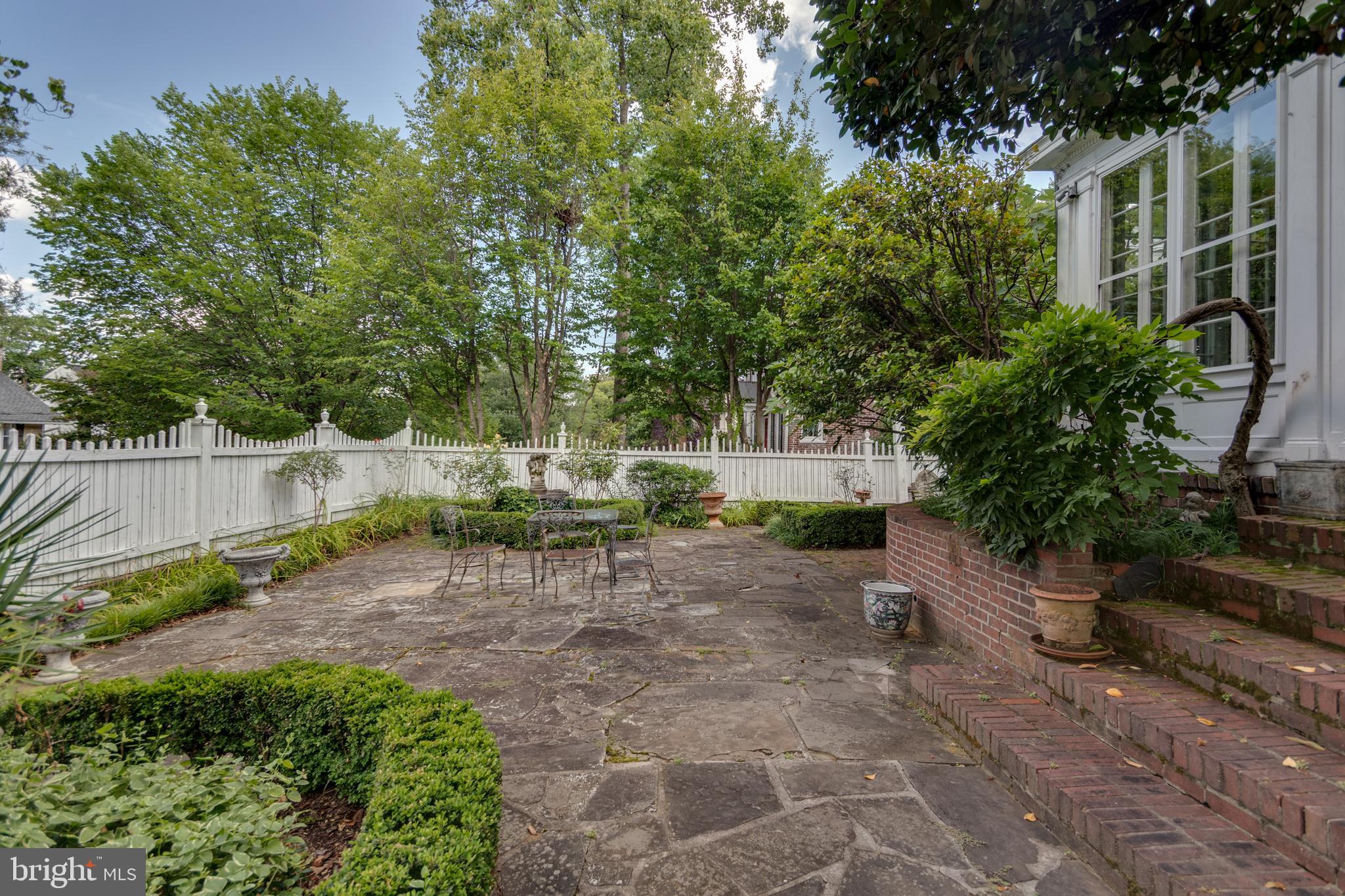 ROSEMONT - Residential