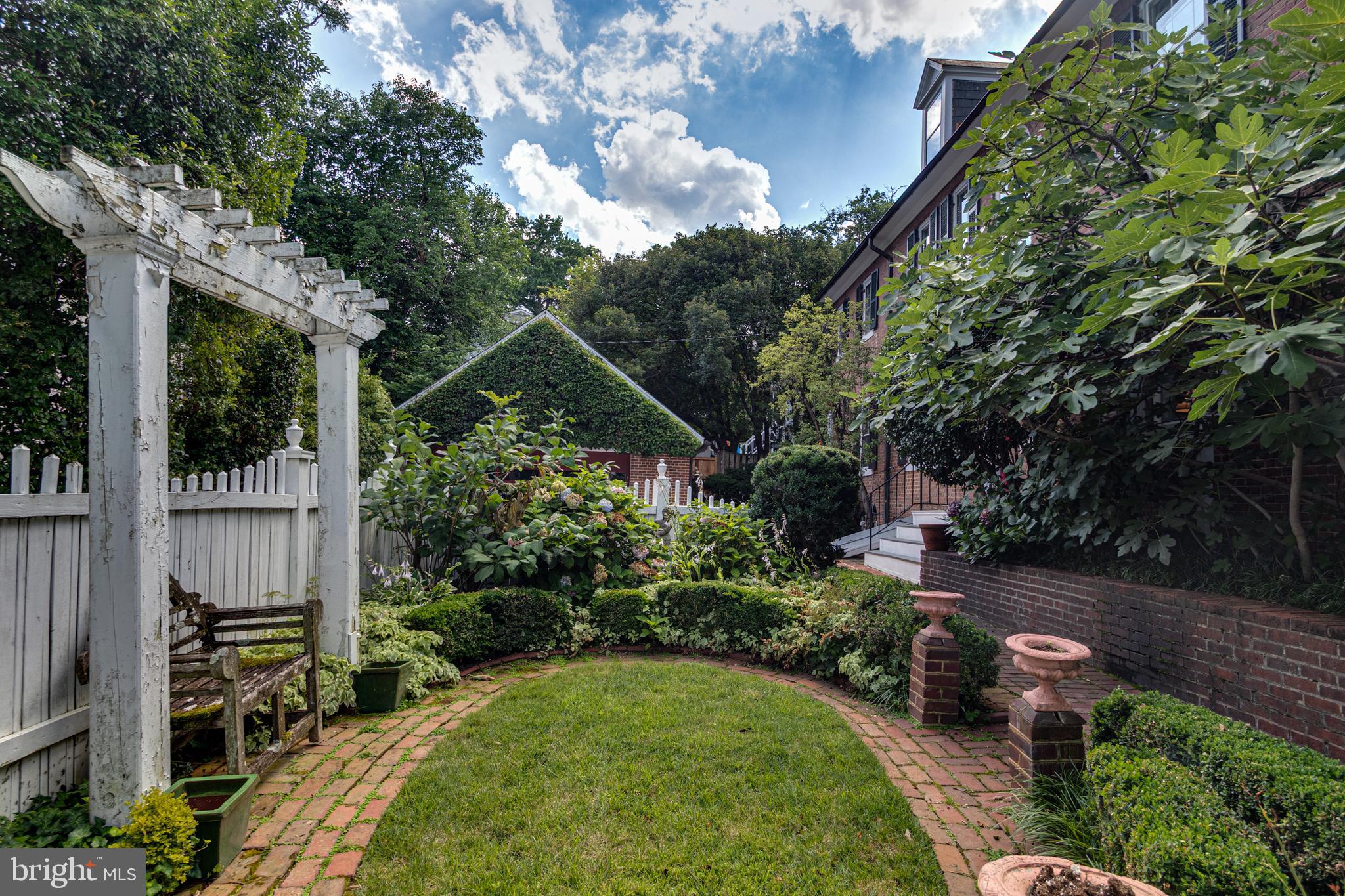 ROSEMONT - Residential