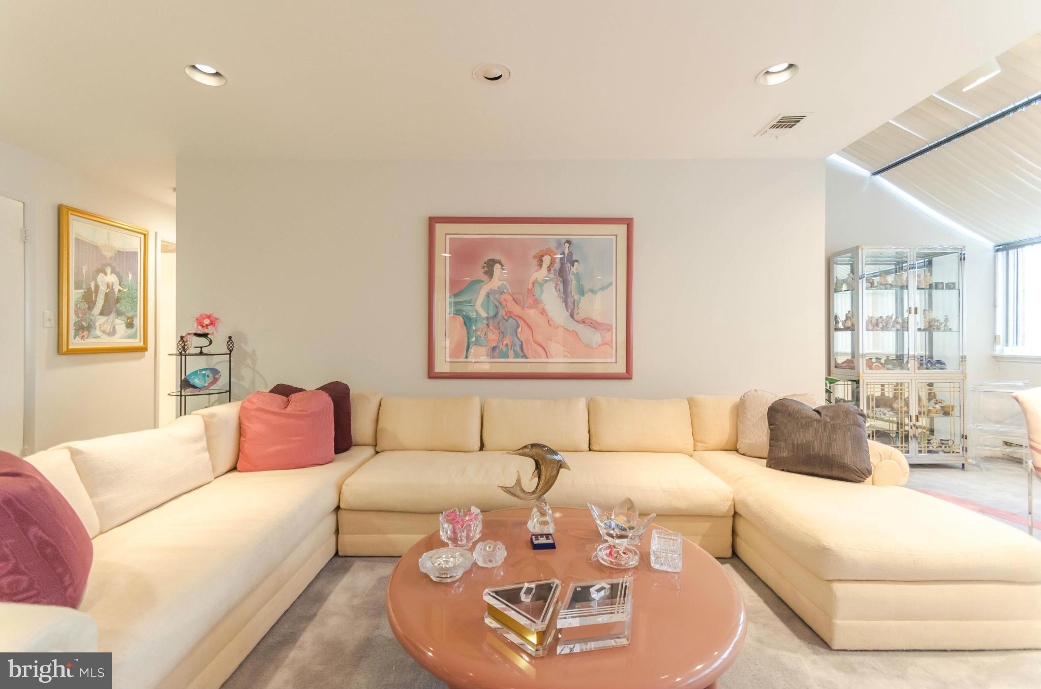 Updated and custom 1600+SF penthouse unit in Annen Woods! 2BR/2BA unit with solarium and den - Grey marble halls and light-filled rooms add to this one-of-a-kind unit. Enjoy the custom built-ins, glass solarium and open floor plan. All HVAC equipment updated within last 5 years. Community pool, tennis courts and clubhouse!