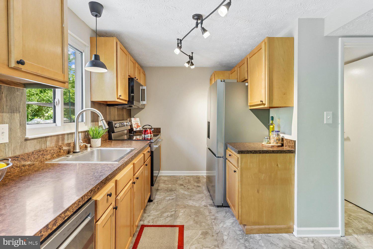 LEISHEAR VILLAGE - Residential