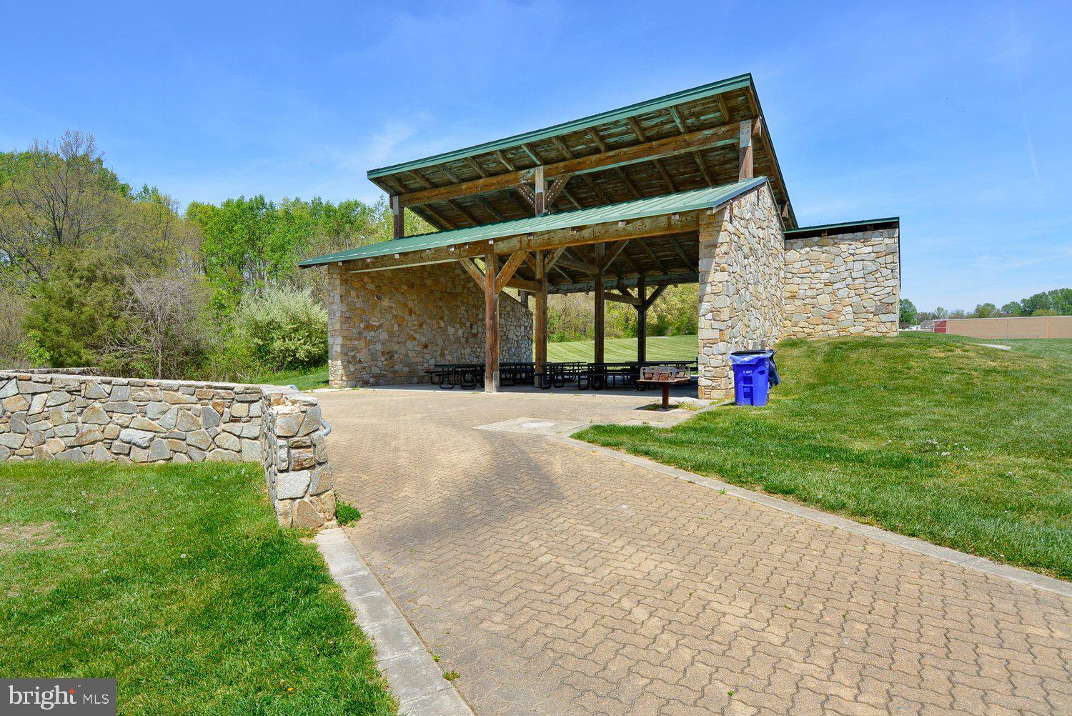 LEISHEAR VILLAGE - Residential