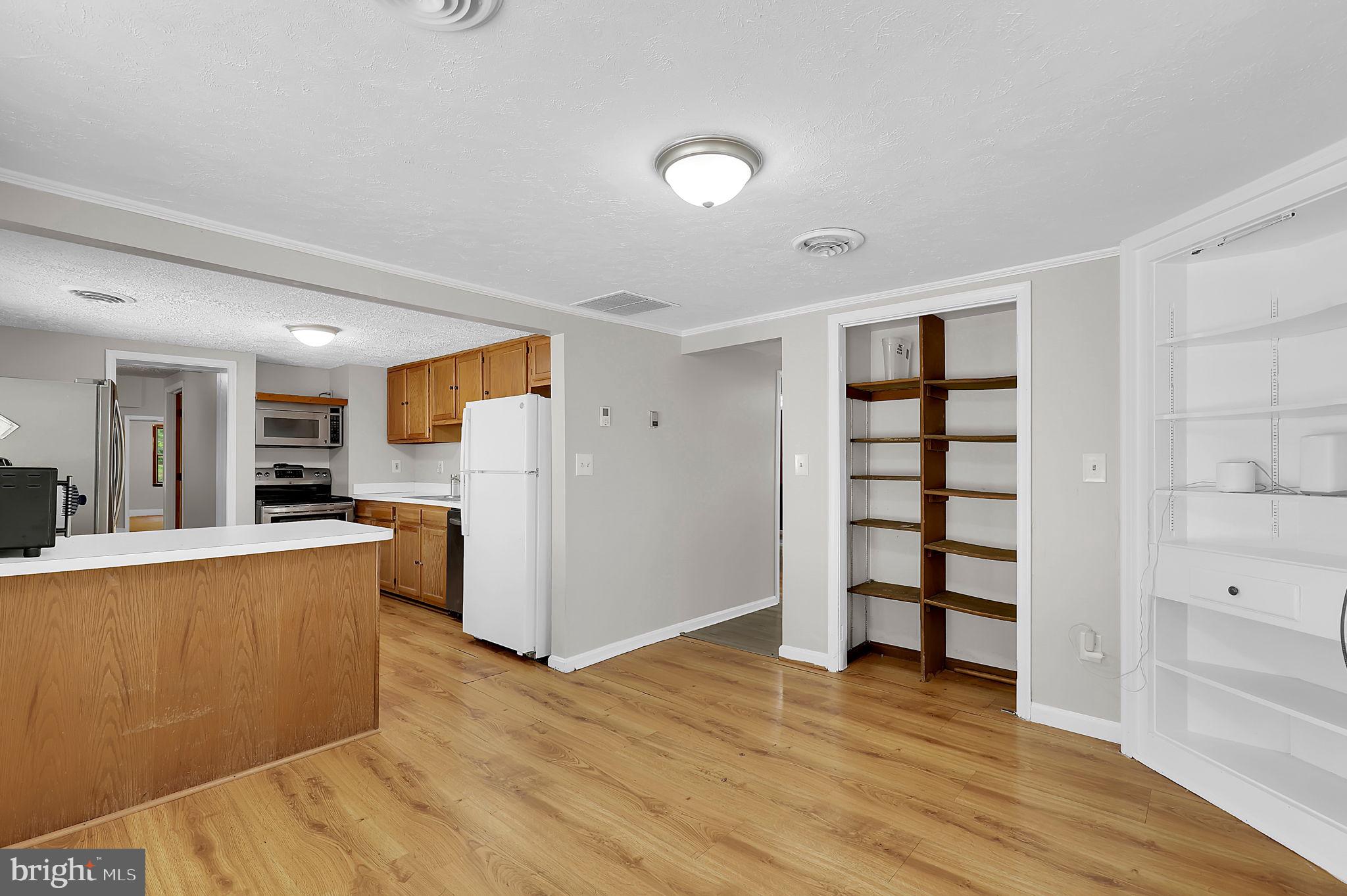 MYERSVILLE - Residential