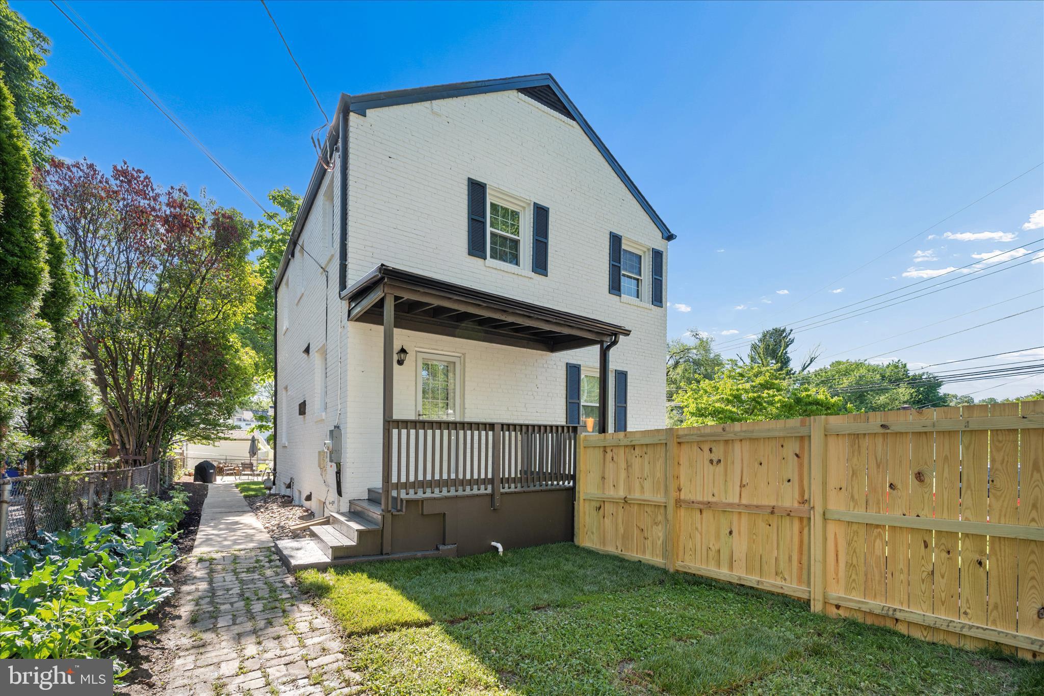 CAMERON HEIGHTS - Residential