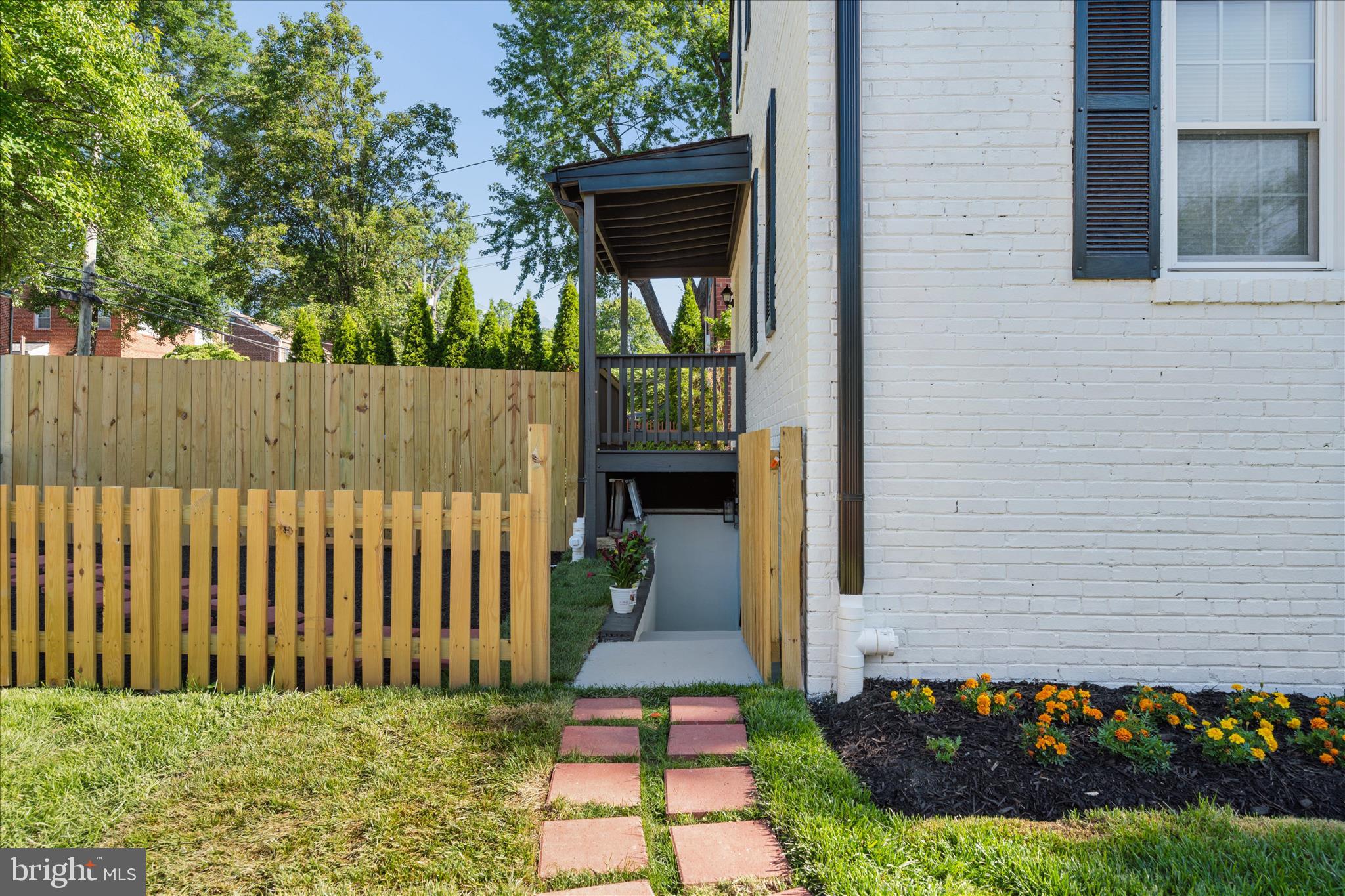 CAMERON HEIGHTS - Residential