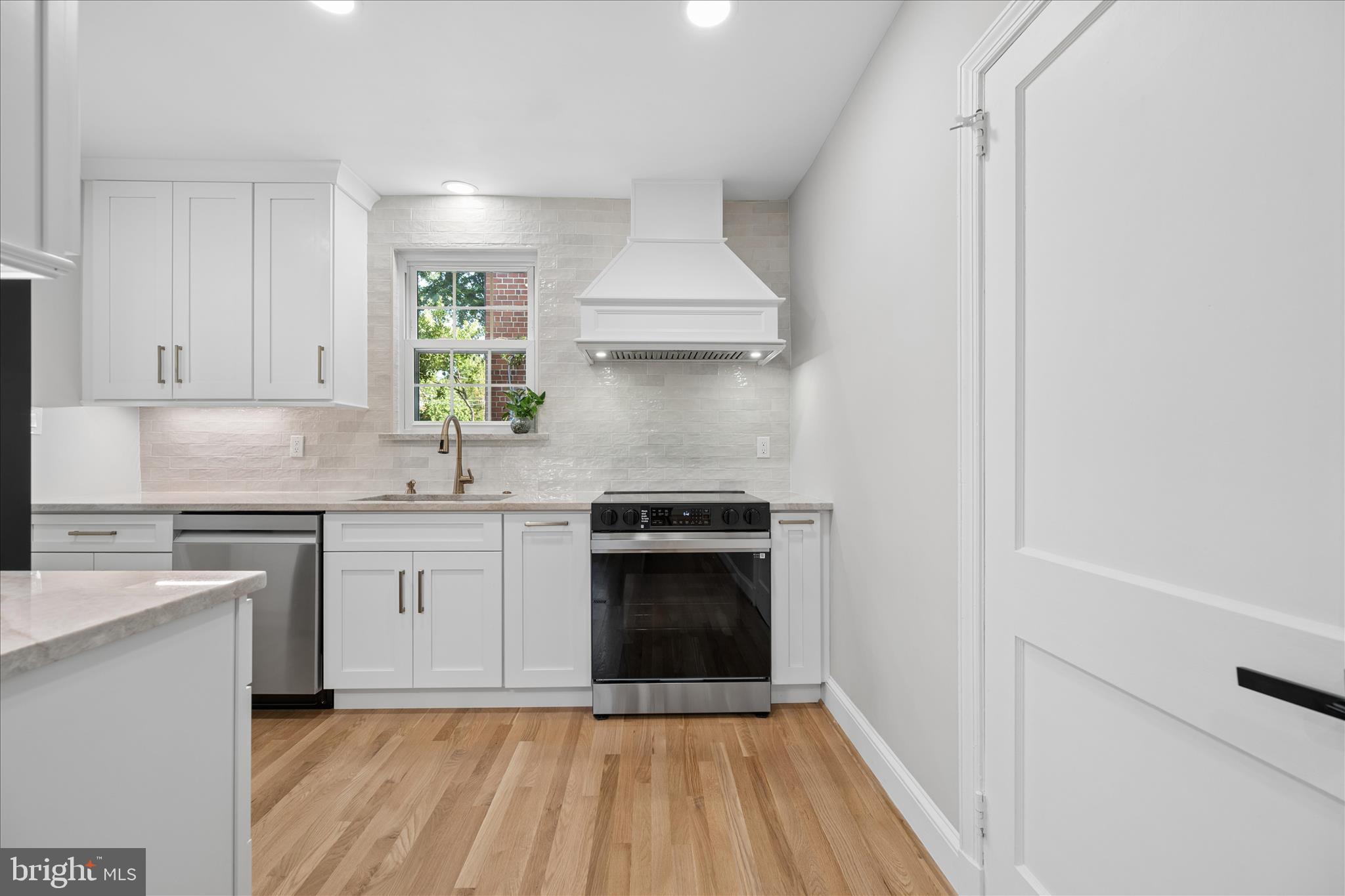 CAMERON HEIGHTS - Residential