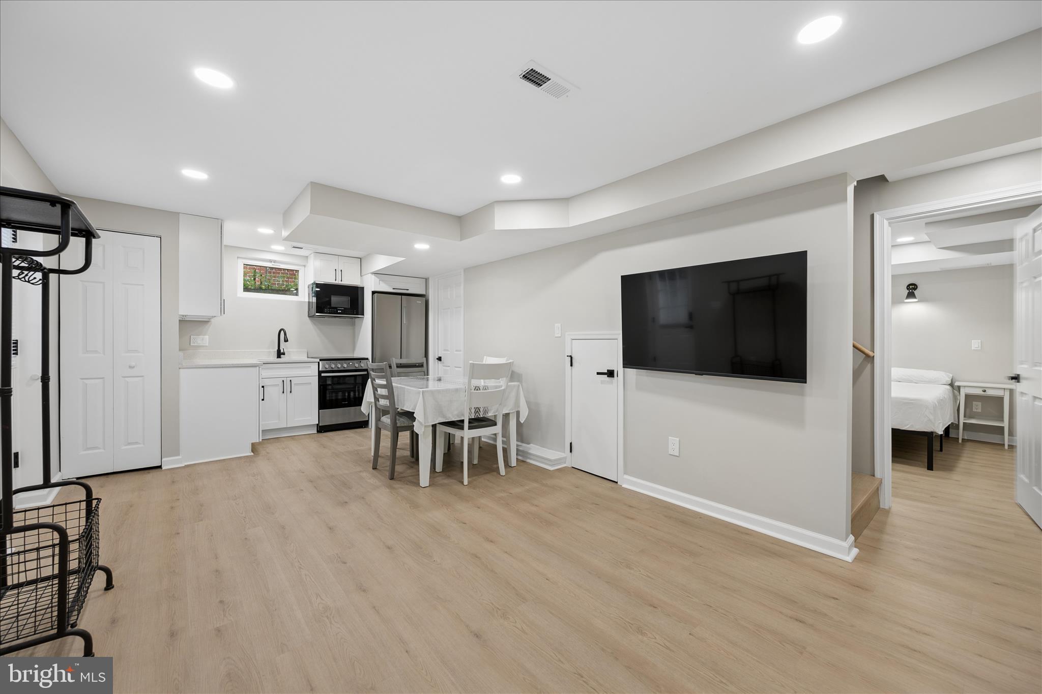 CAMERON HEIGHTS - Residential