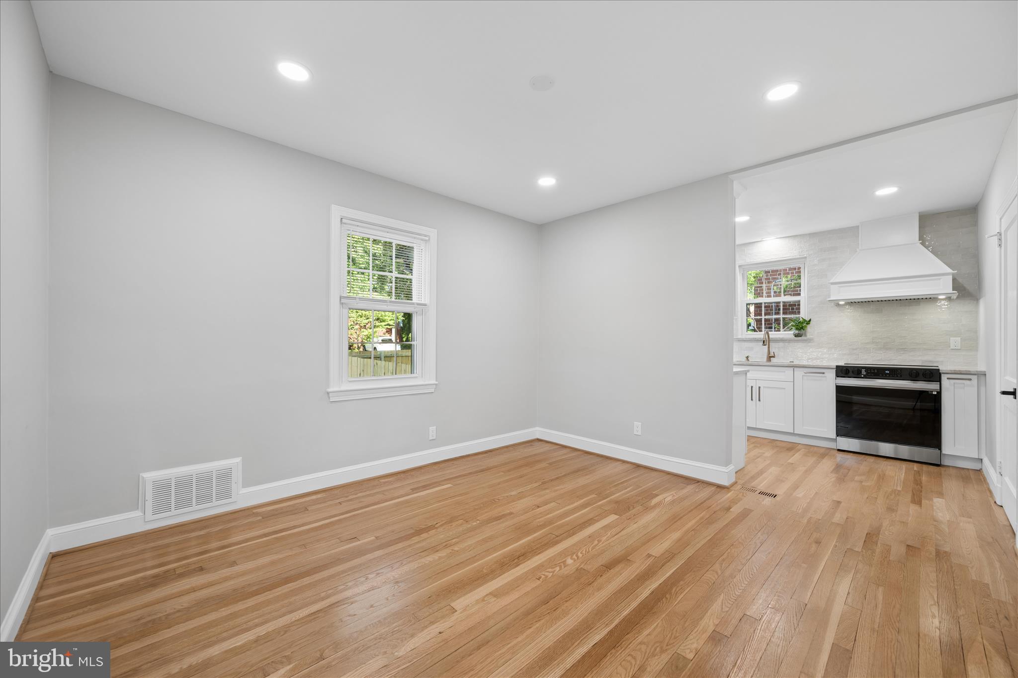CAMERON HEIGHTS - Residential