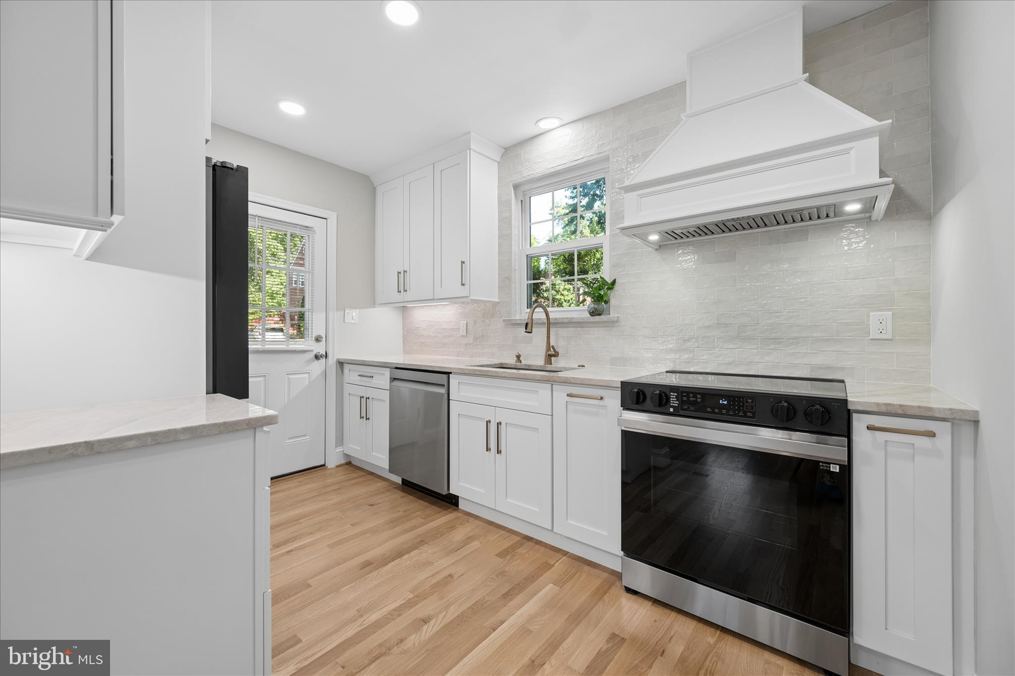 CAMERON HEIGHTS - Residential