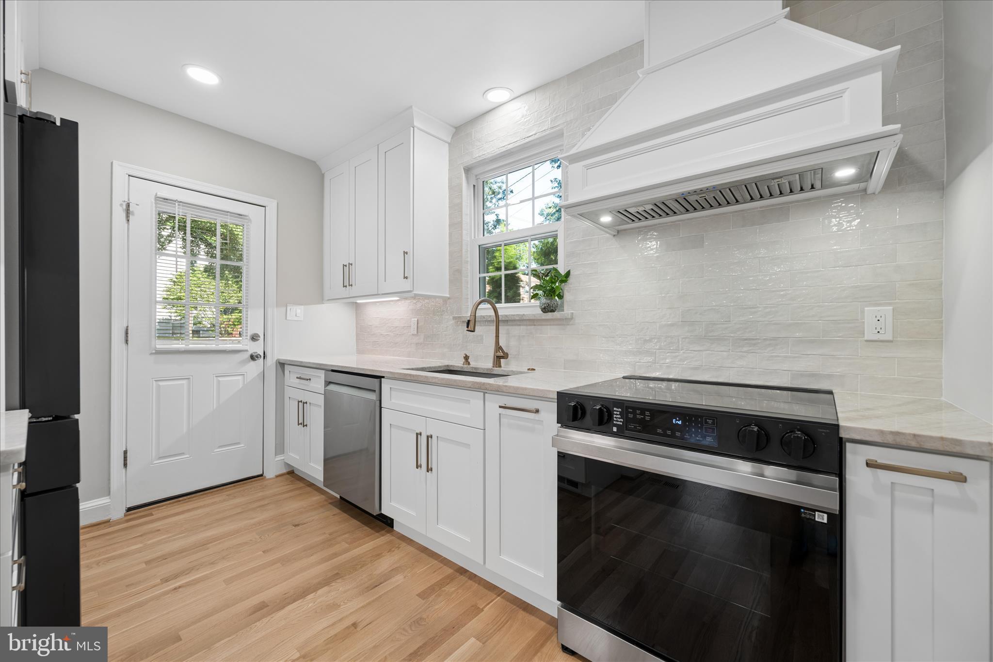 CAMERON HEIGHTS - Residential