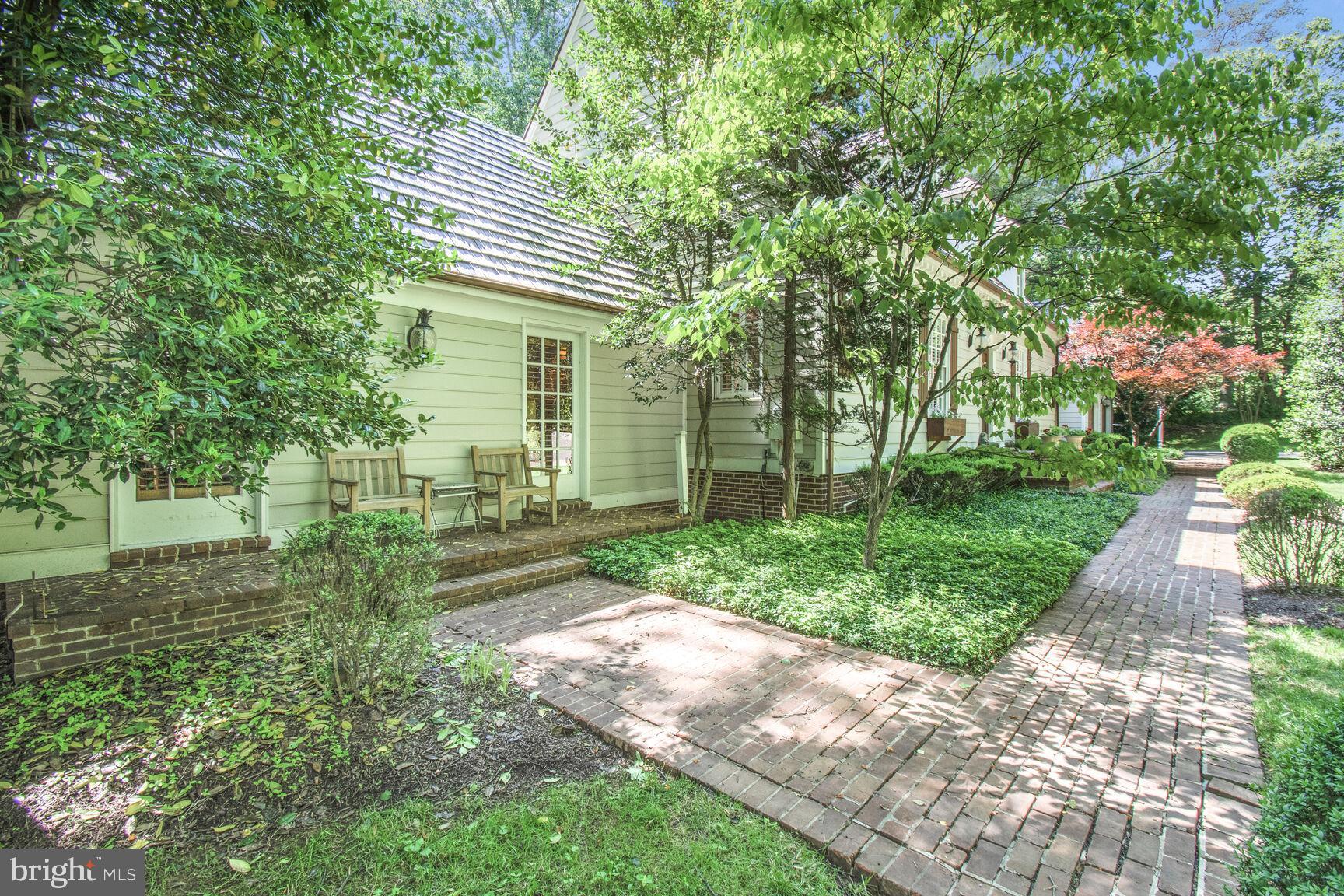 POTOMAC OUTSIDE - Residential