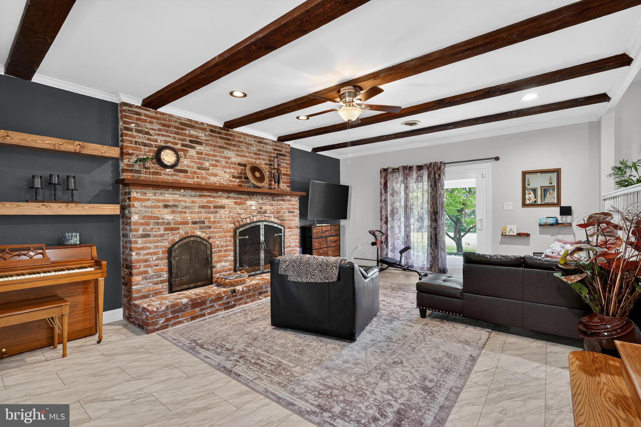 MOUNT EYRE MANOR - Residential