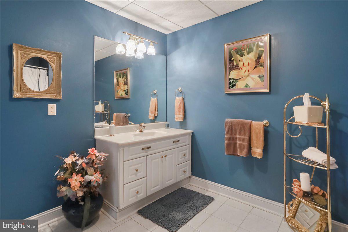 LURAY - Commercial Sale