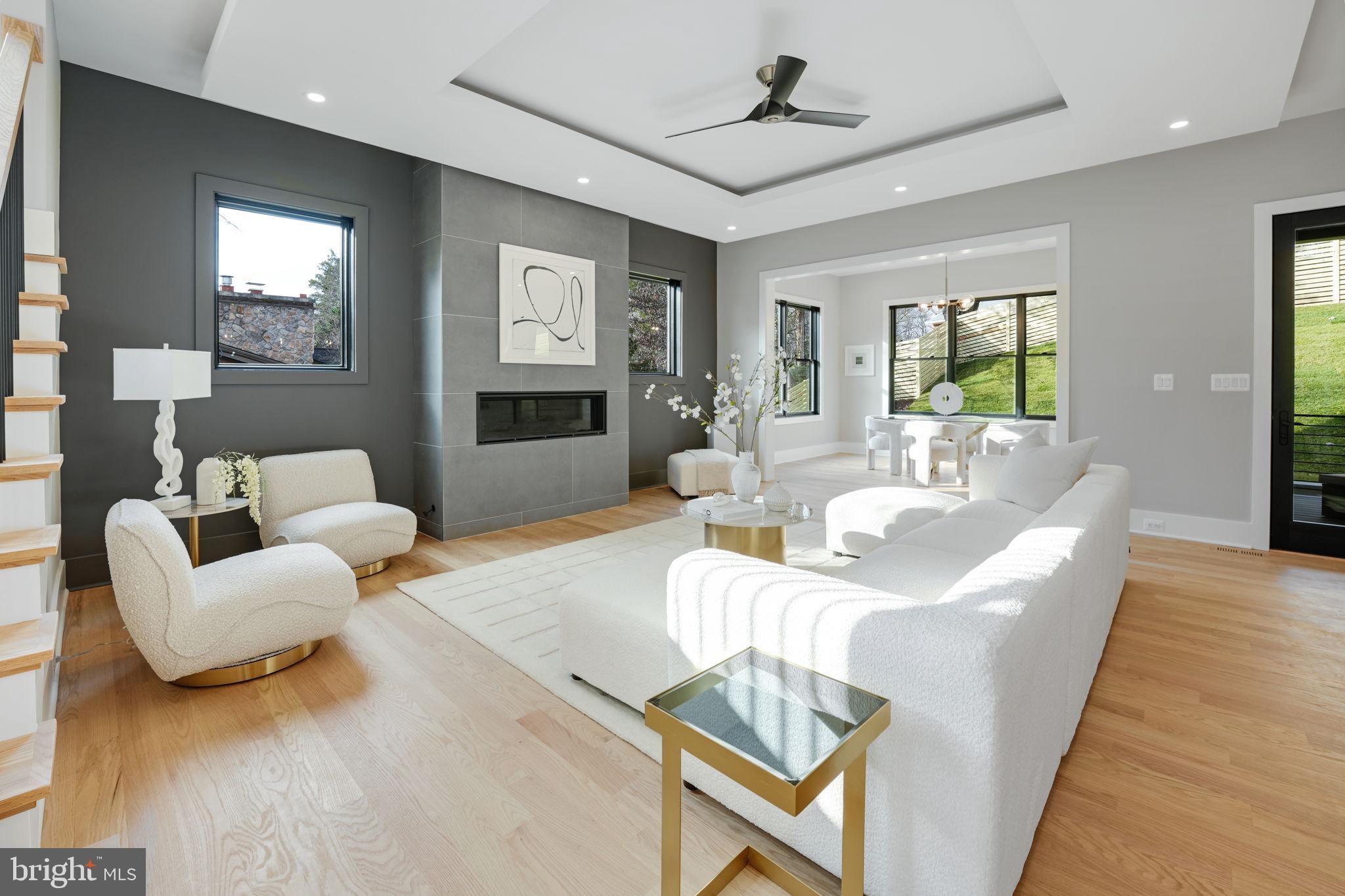 MCLEAN MANOR - Residential