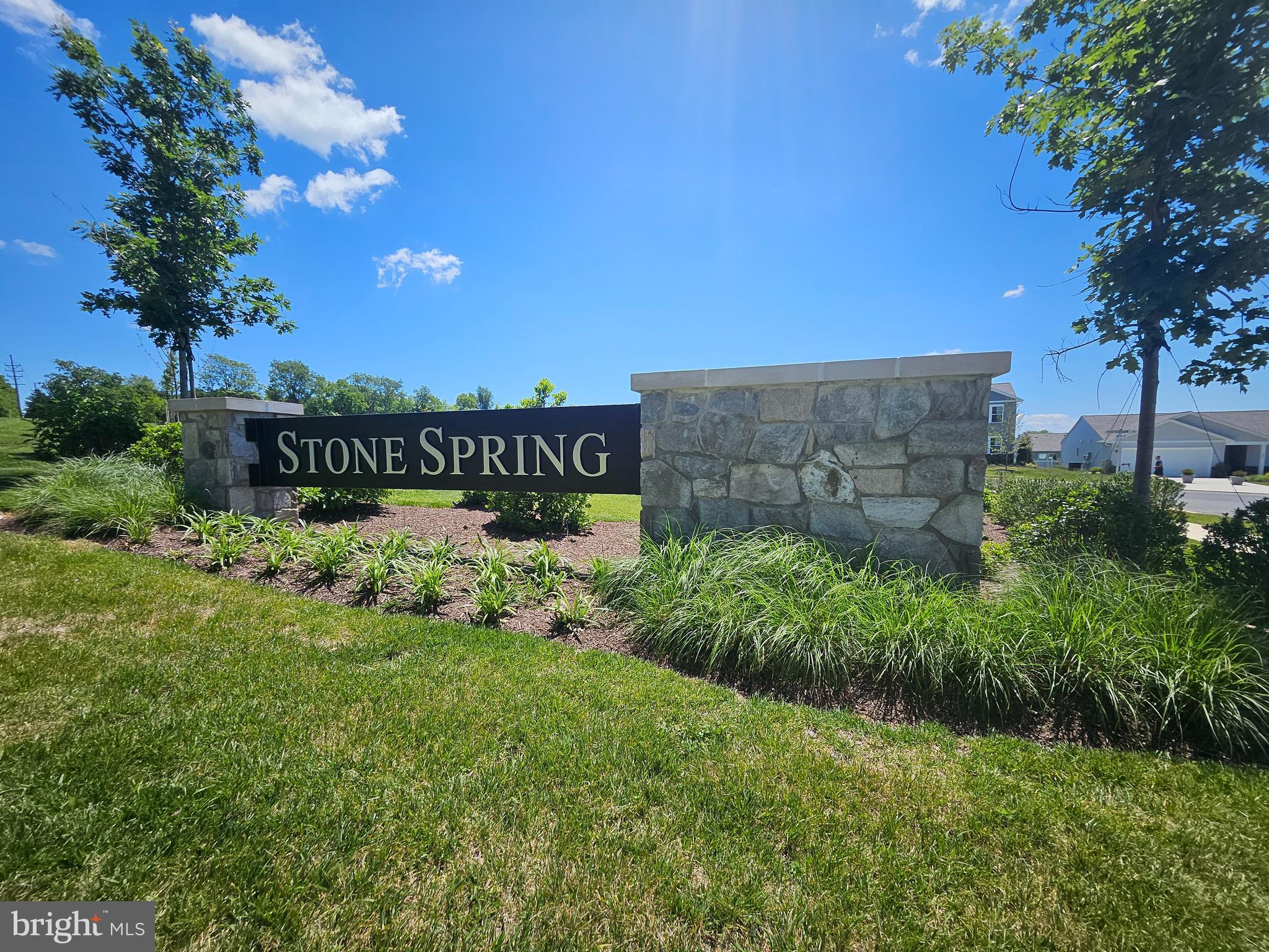 STONE SPRING - Residential